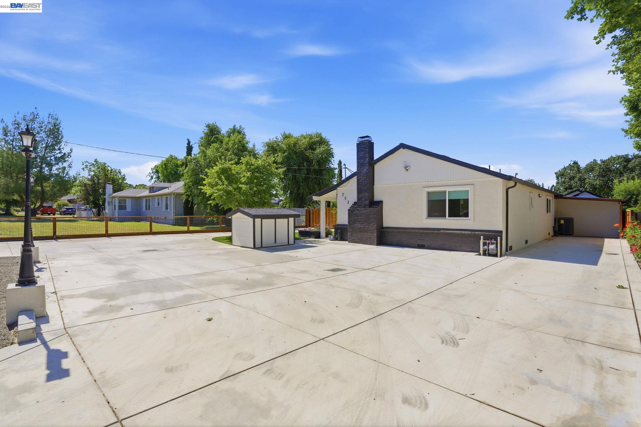 753 Sycamore Rd