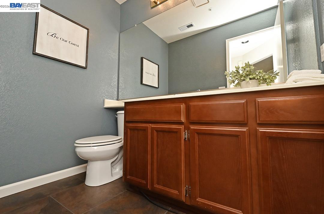 3869 MacGregor Cmn