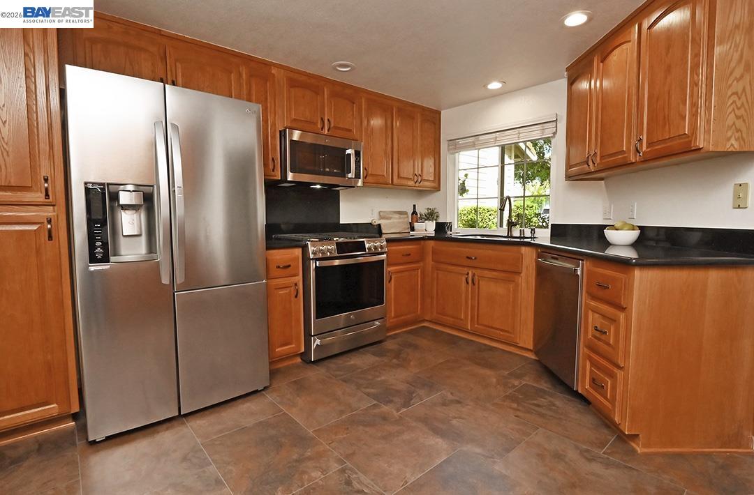 3869 MacGregor Cmn