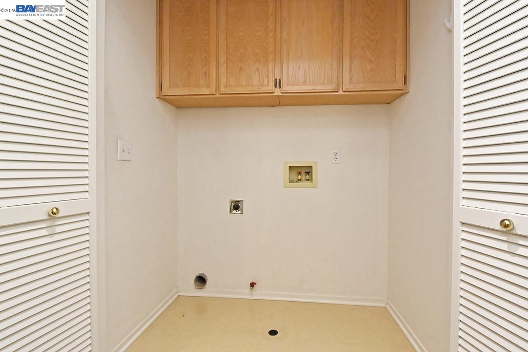 3869 MacGregor Cmn