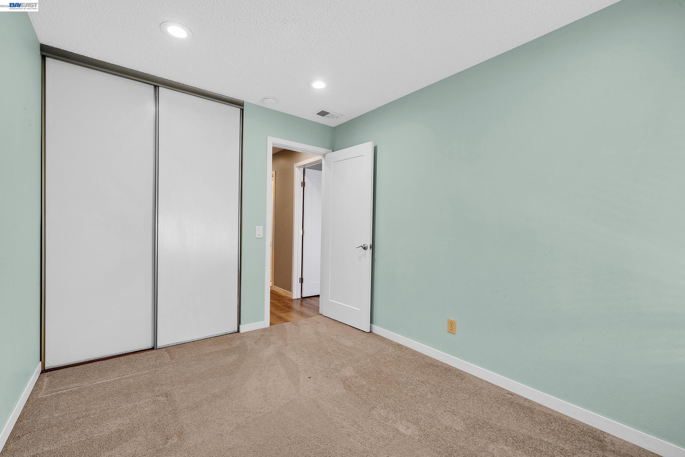 39052 Levi St