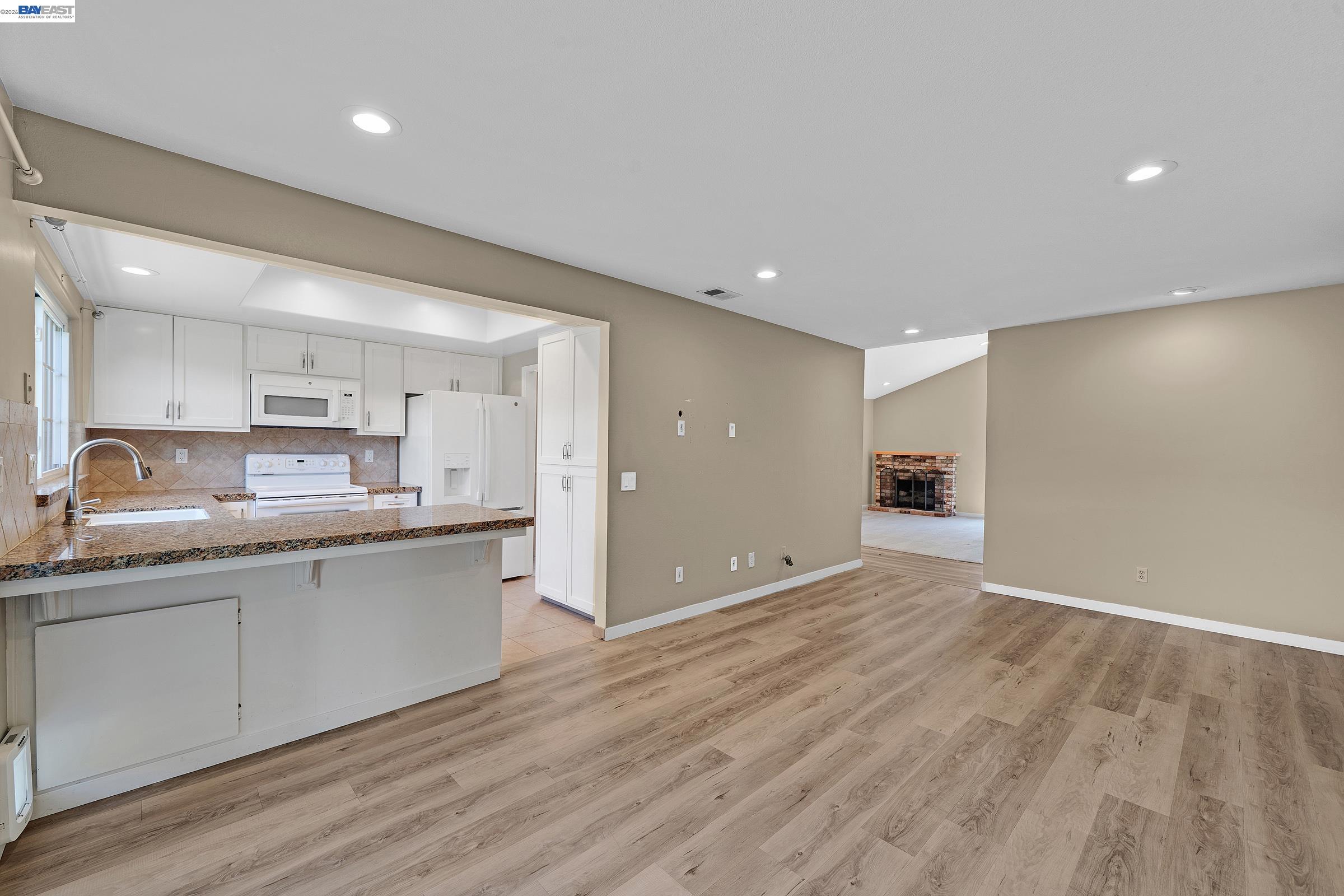39052 Levi St