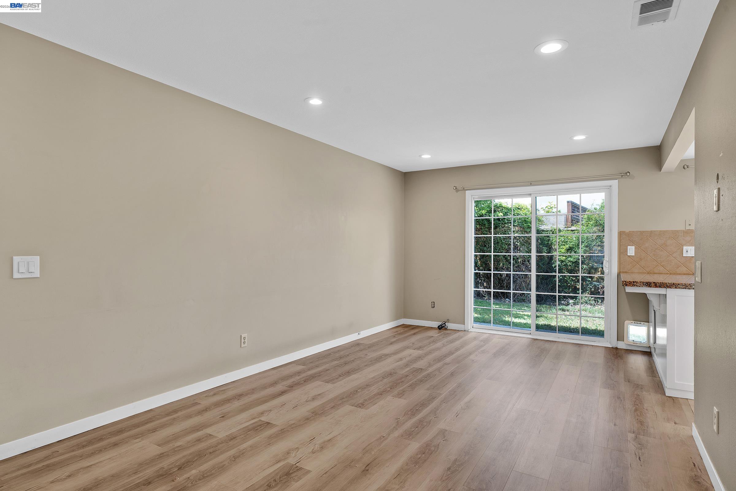 39052 Levi St