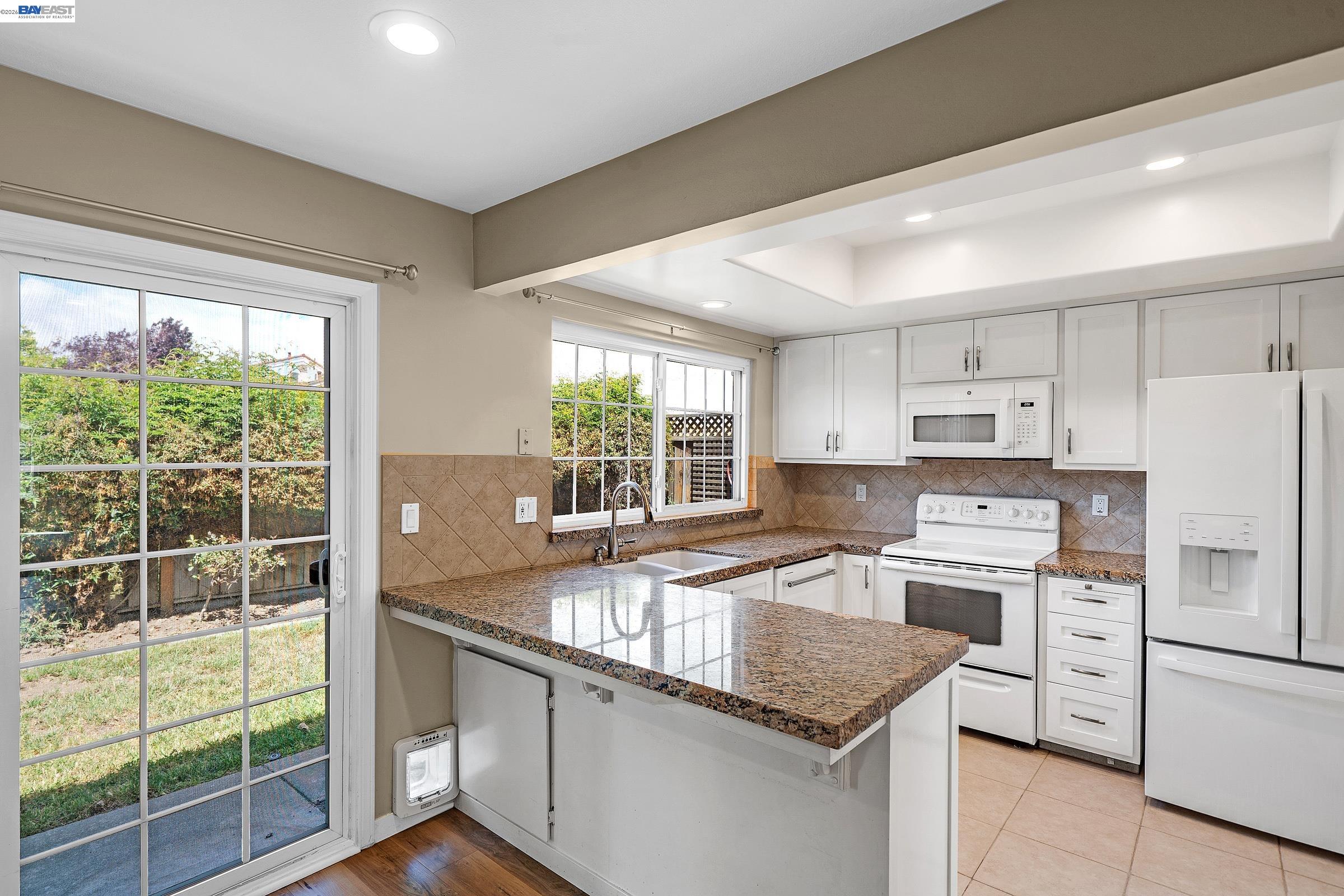 39052 Levi St