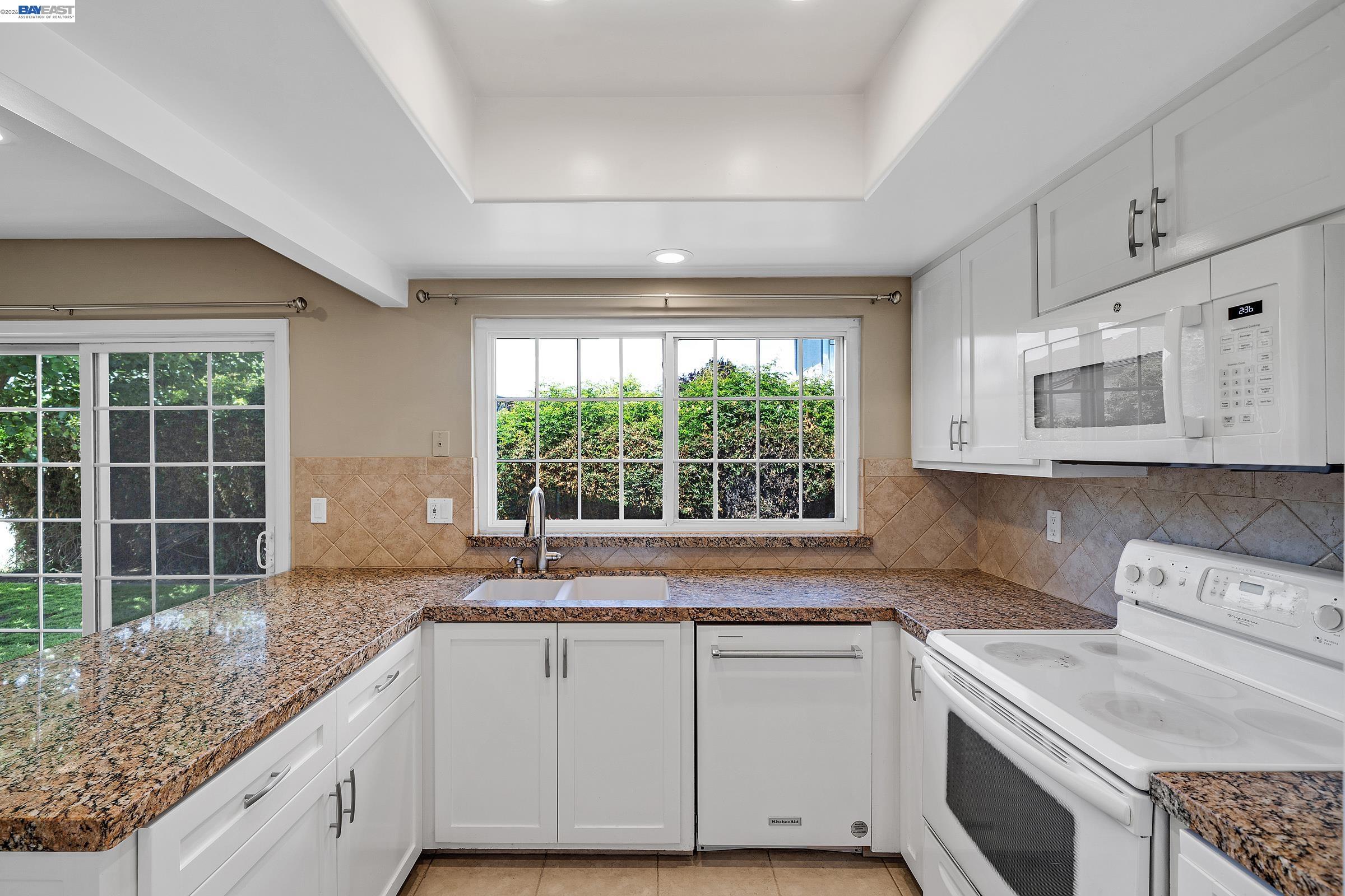 39052 Levi St
