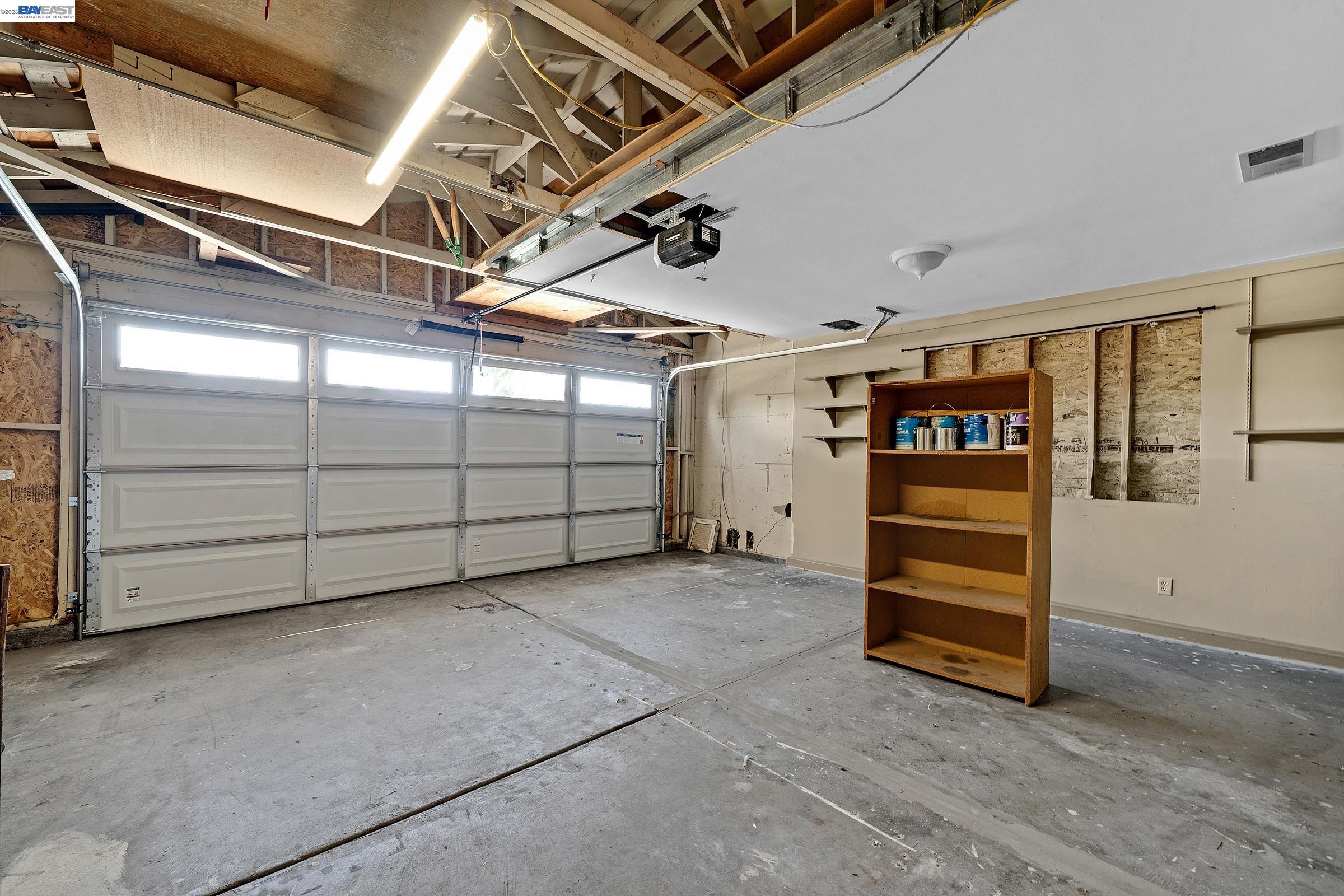 39052 Levi St