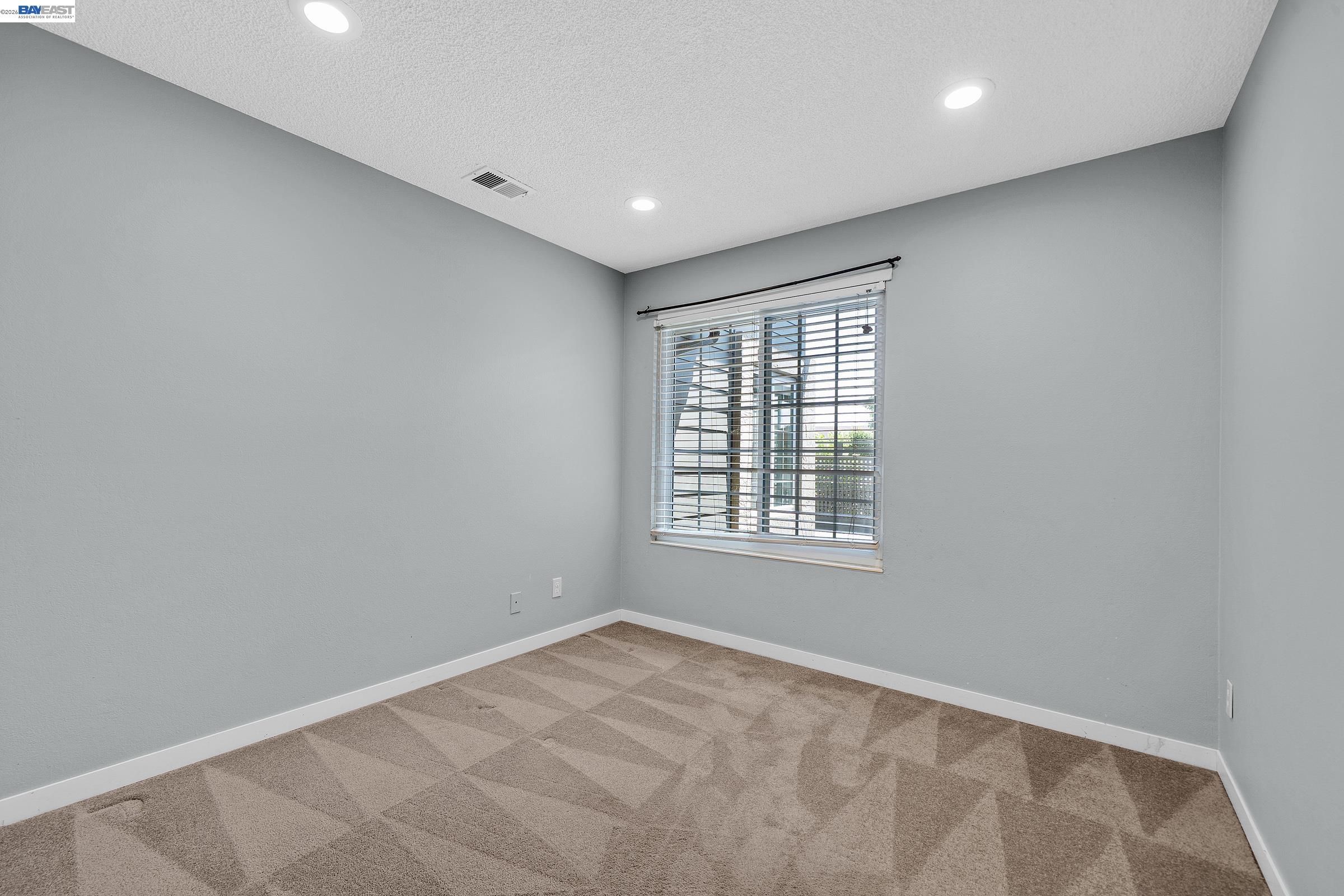 39052 Levi St