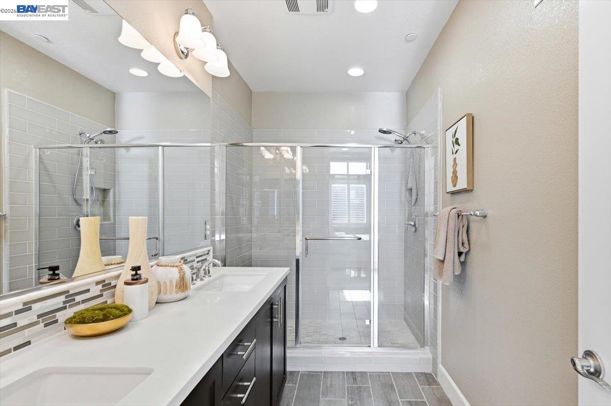 5423 Iron Horse Pkwy