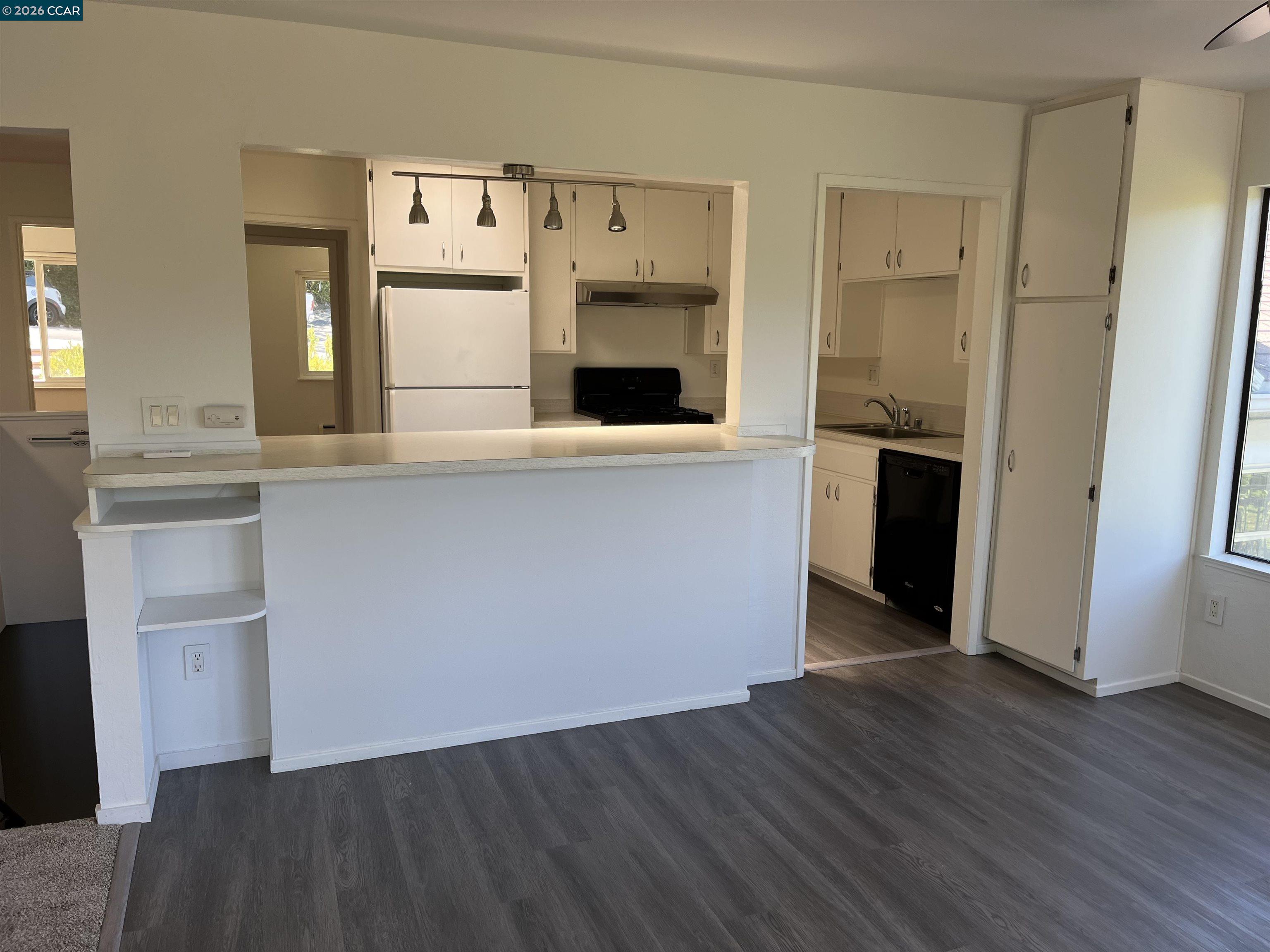 3690 Sundale unit 2