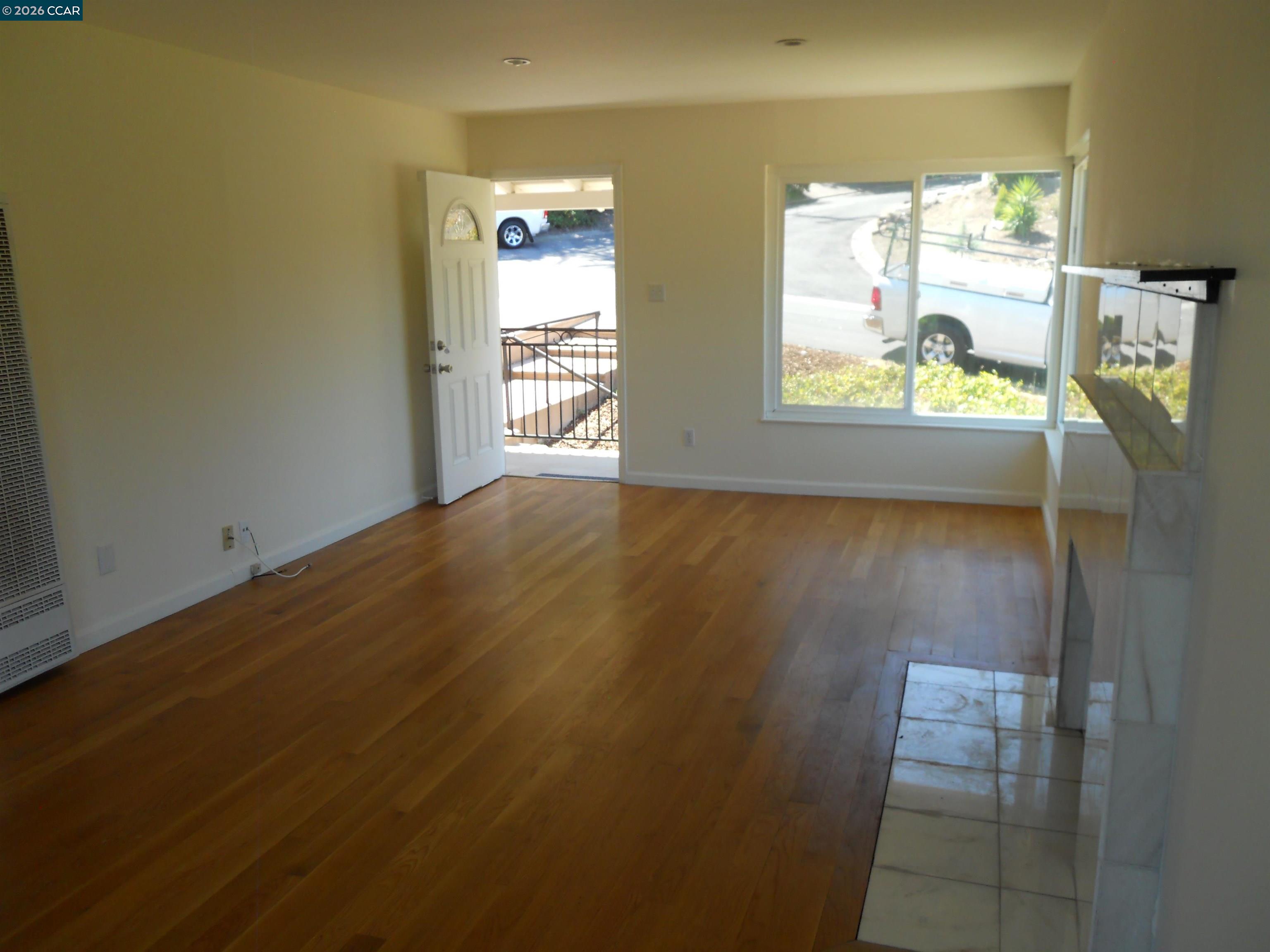 3692 Sundale