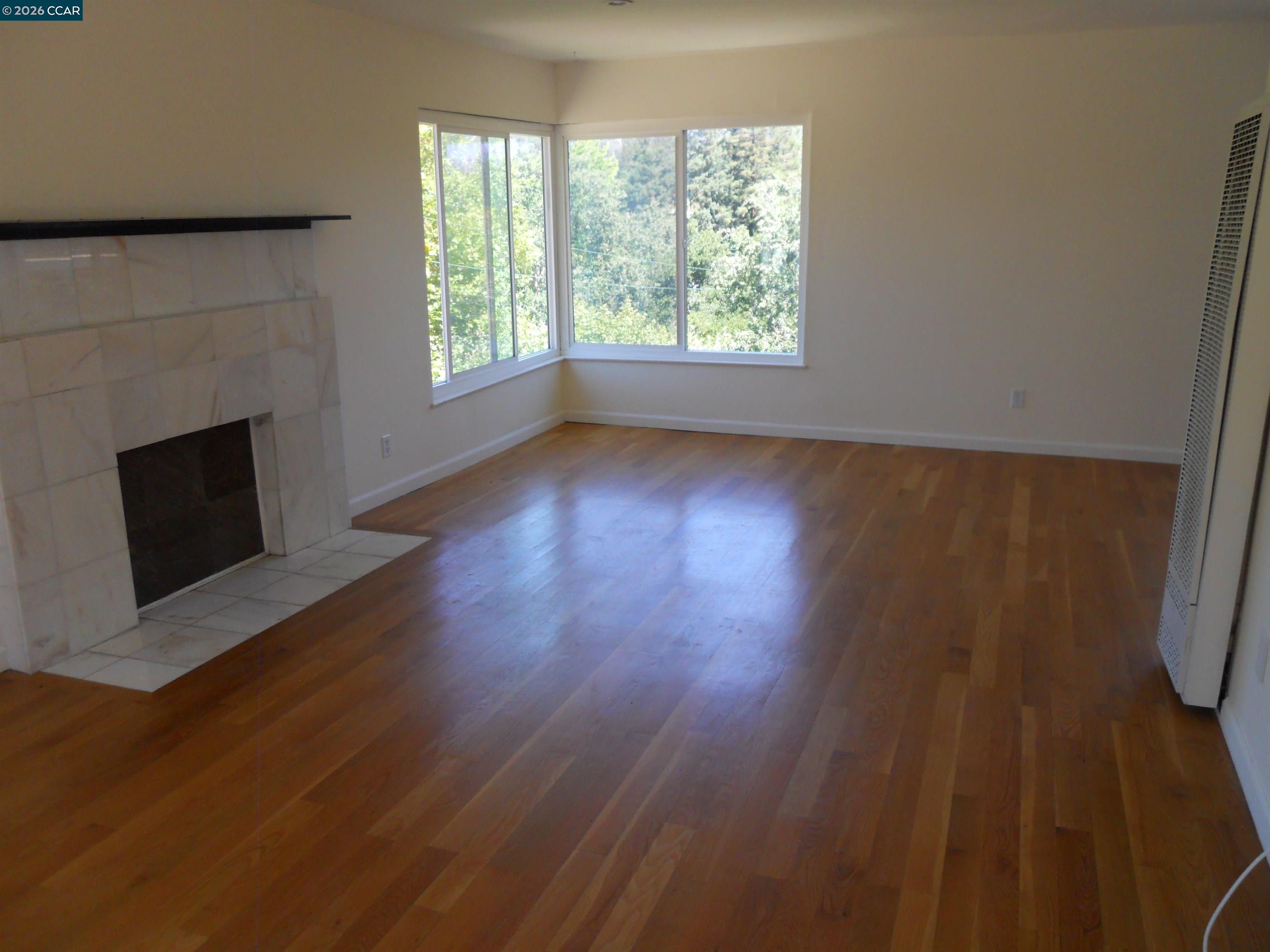 3692 Sundale