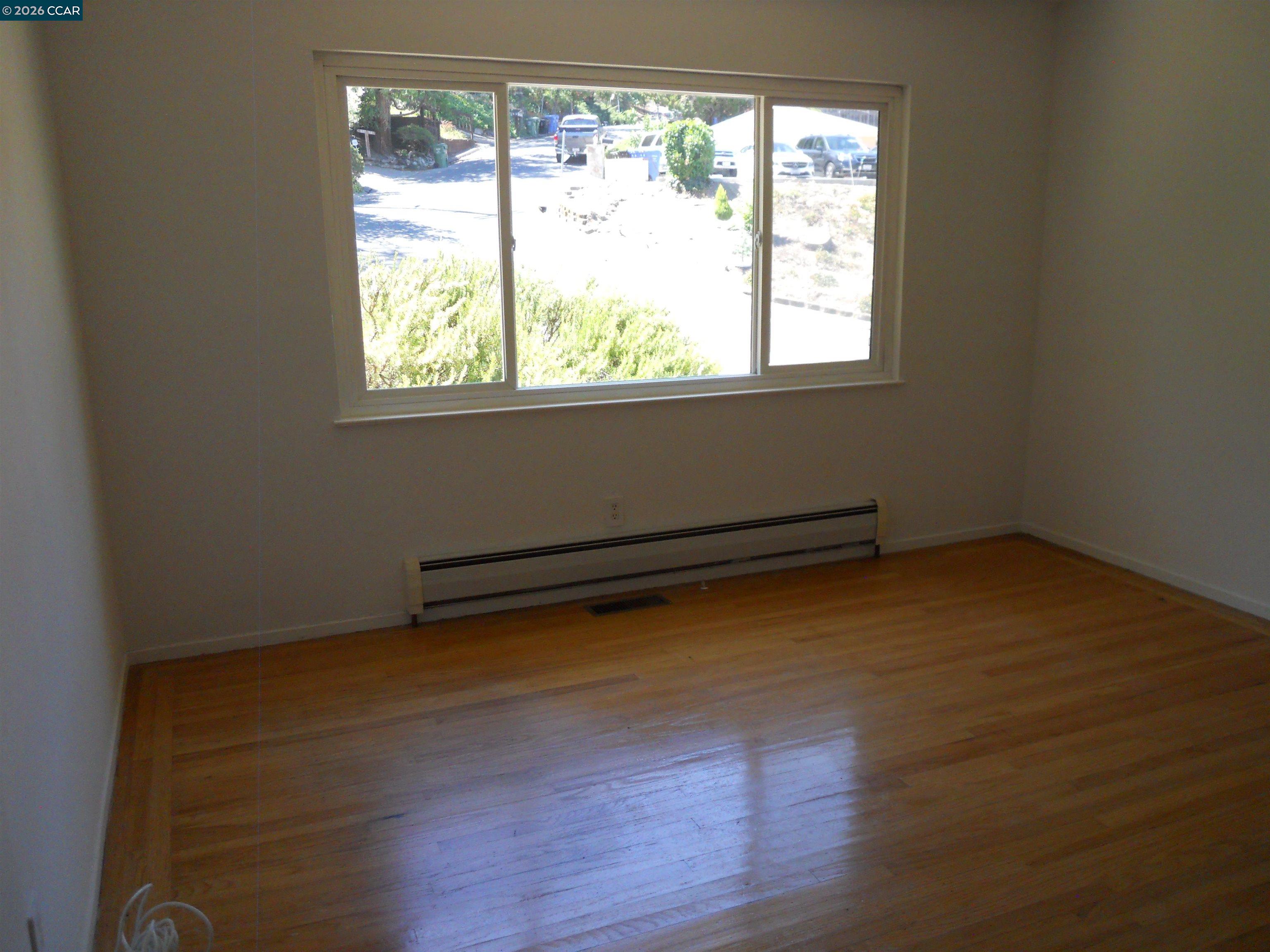 3692 Sundale