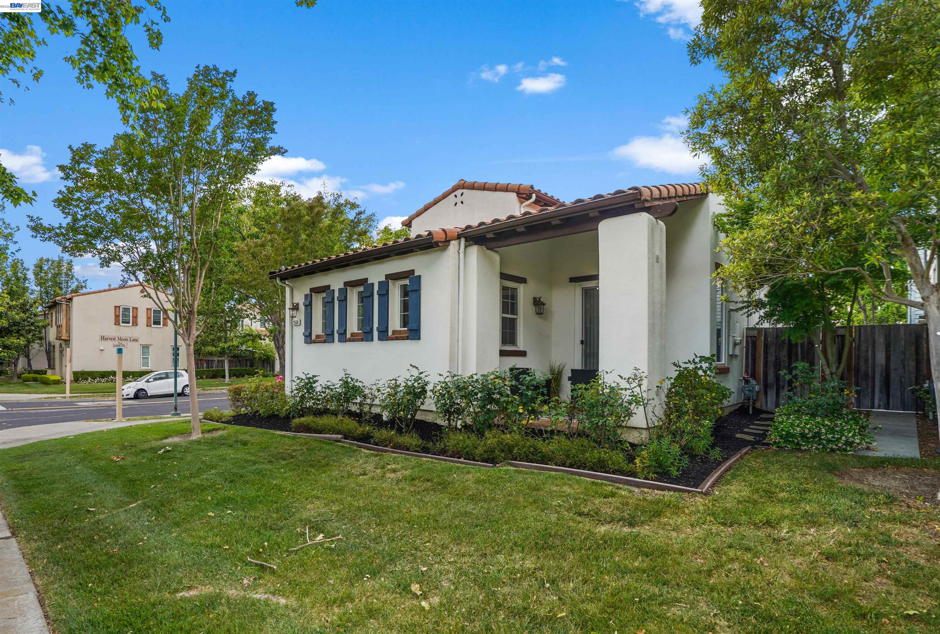2564 Basswood Dr