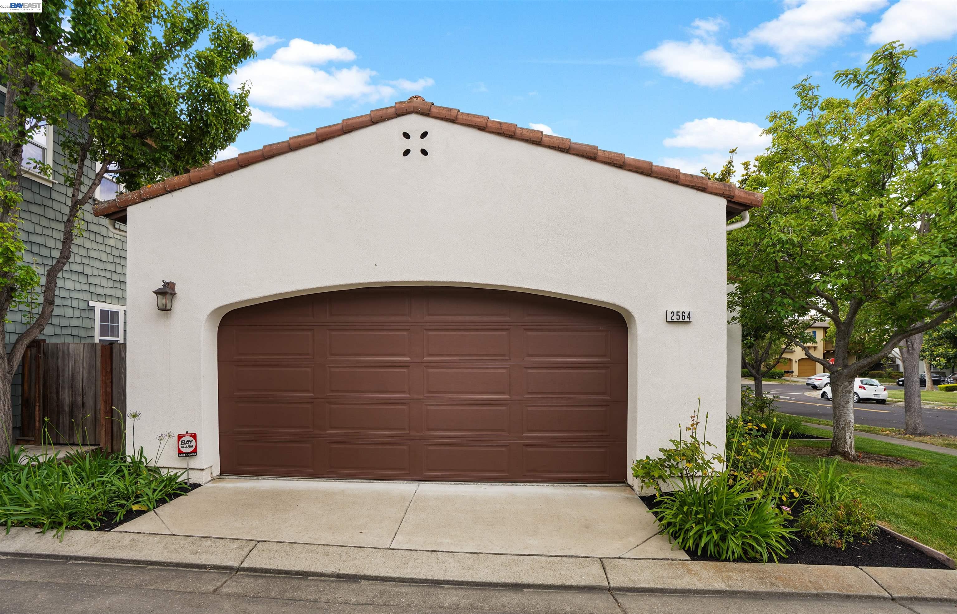 2564 Basswood Dr