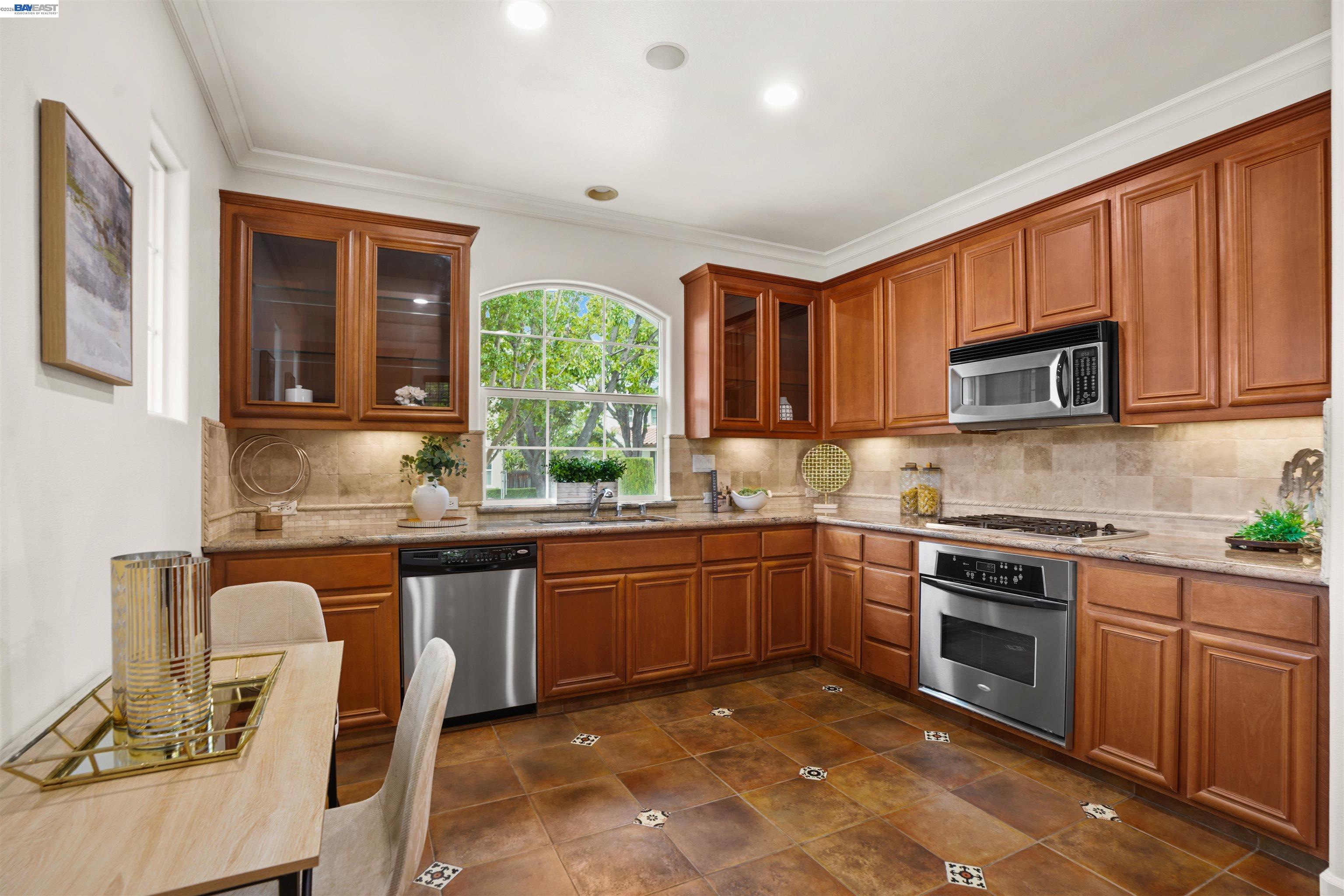 2564 Basswood Dr