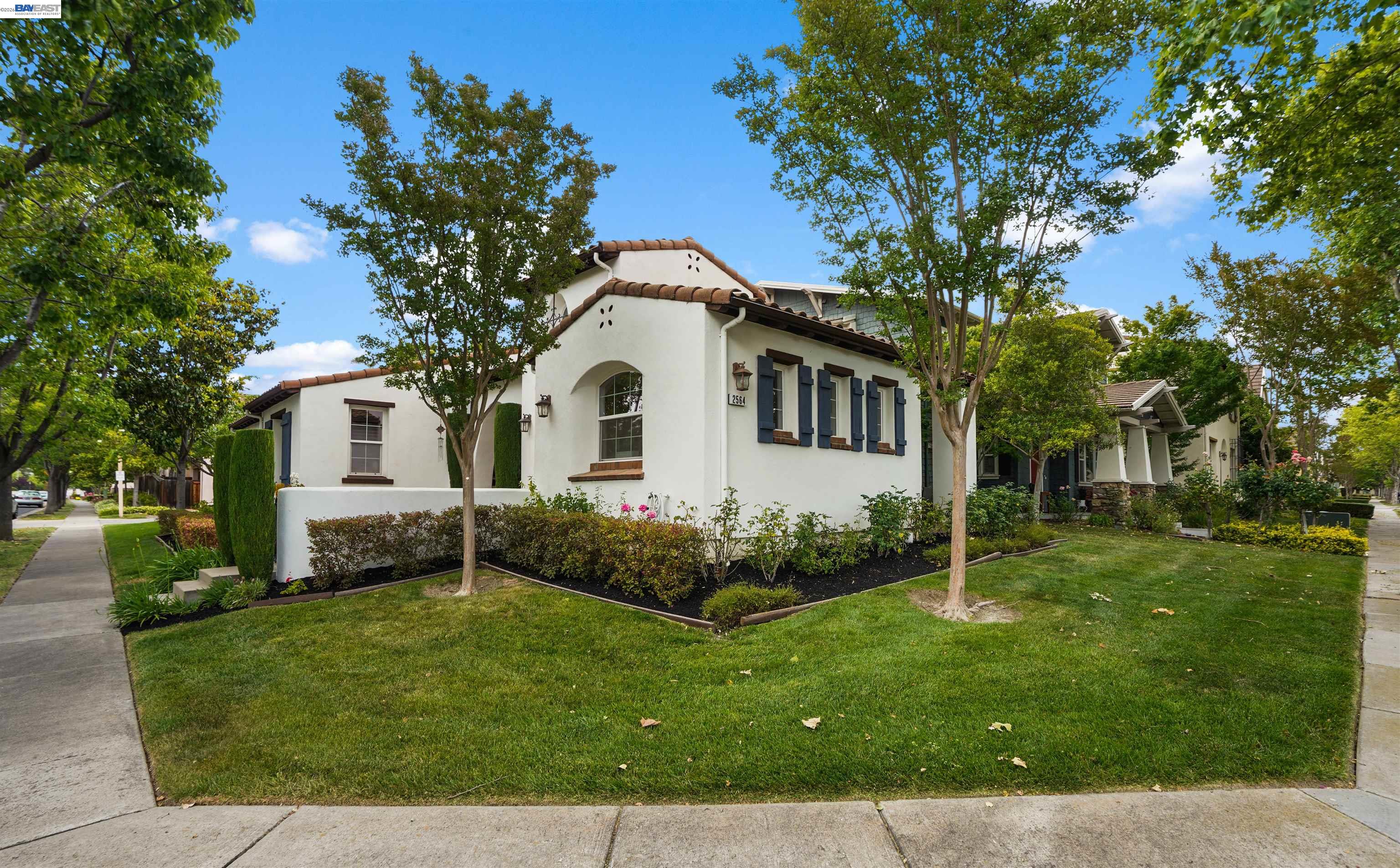 2564 Basswood Dr