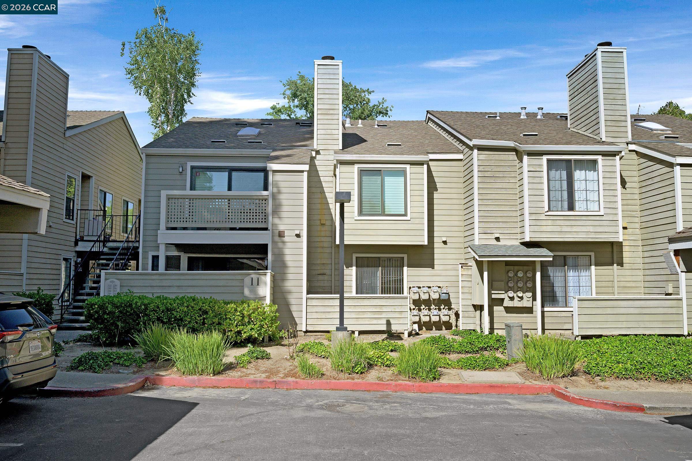 208 Eastridge Dr