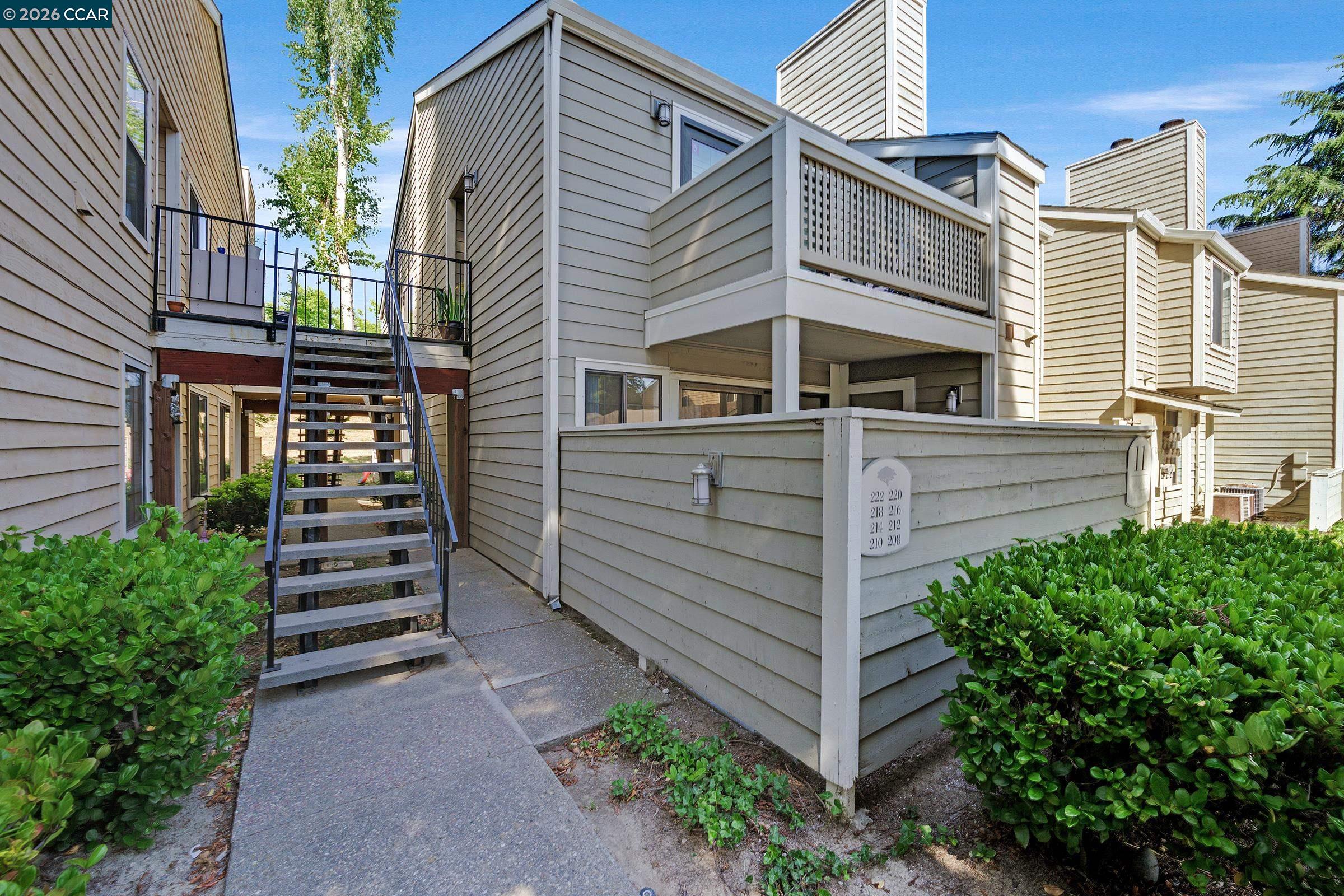 208 Eastridge Dr