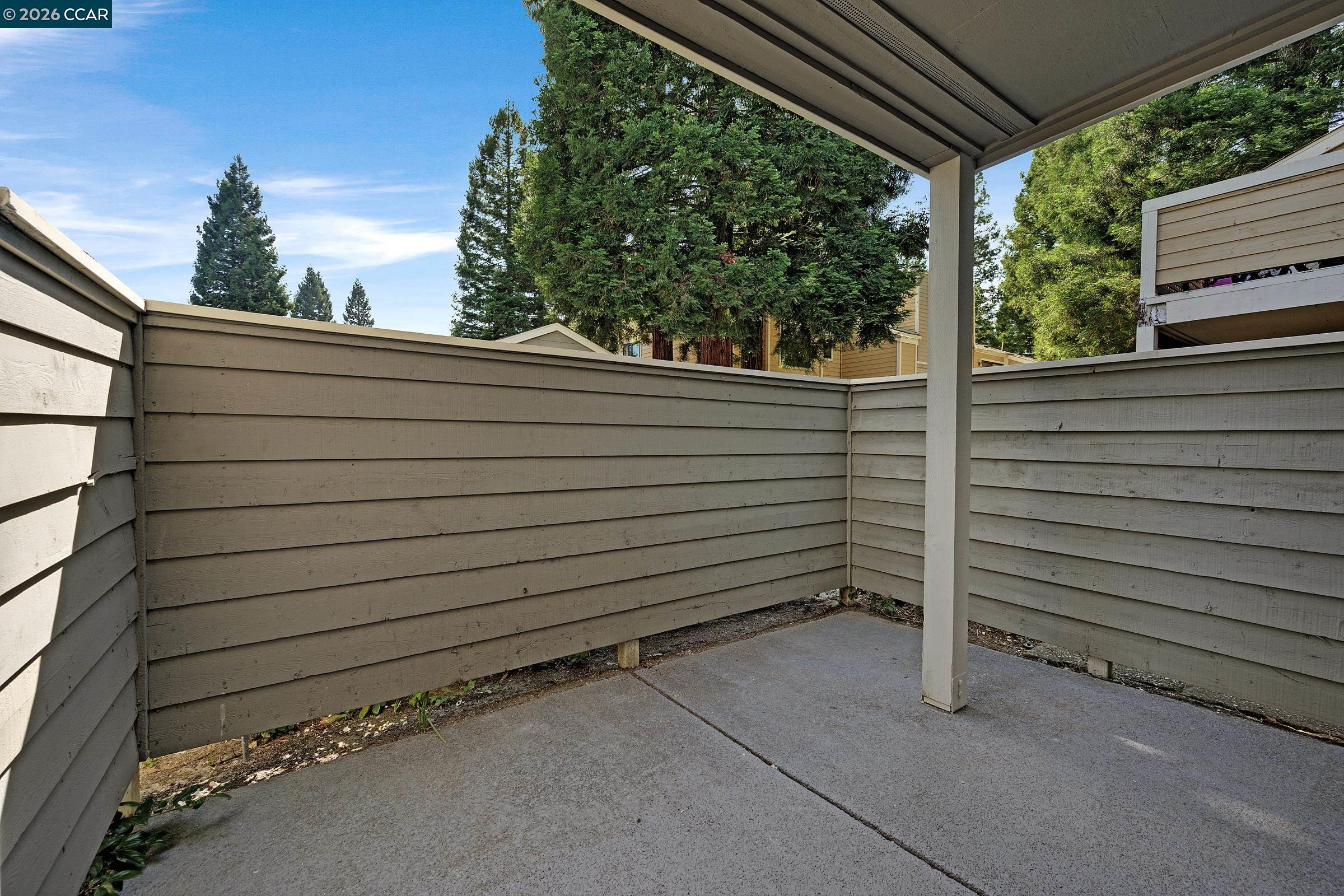 208 Eastridge Dr