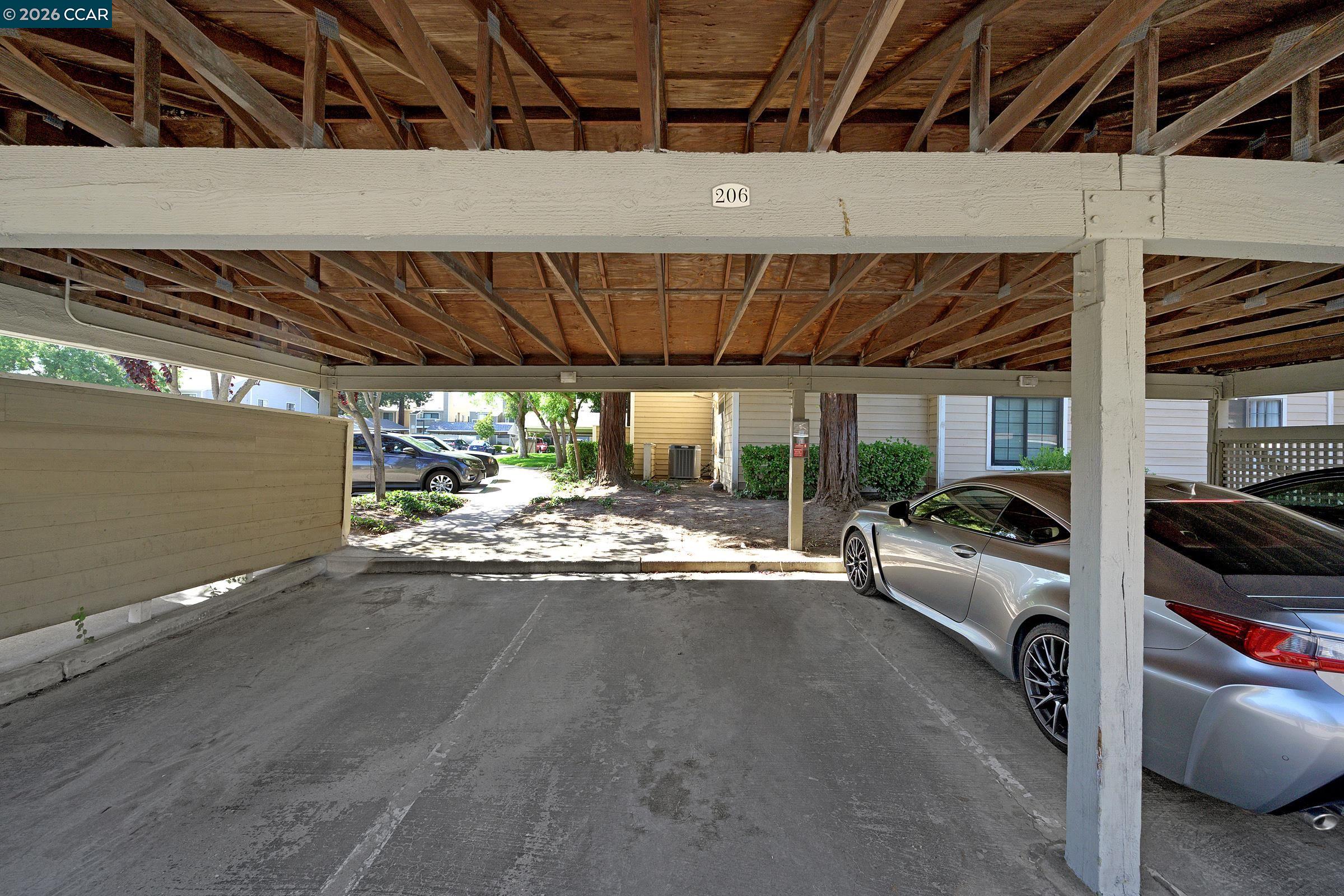 208 Eastridge Dr