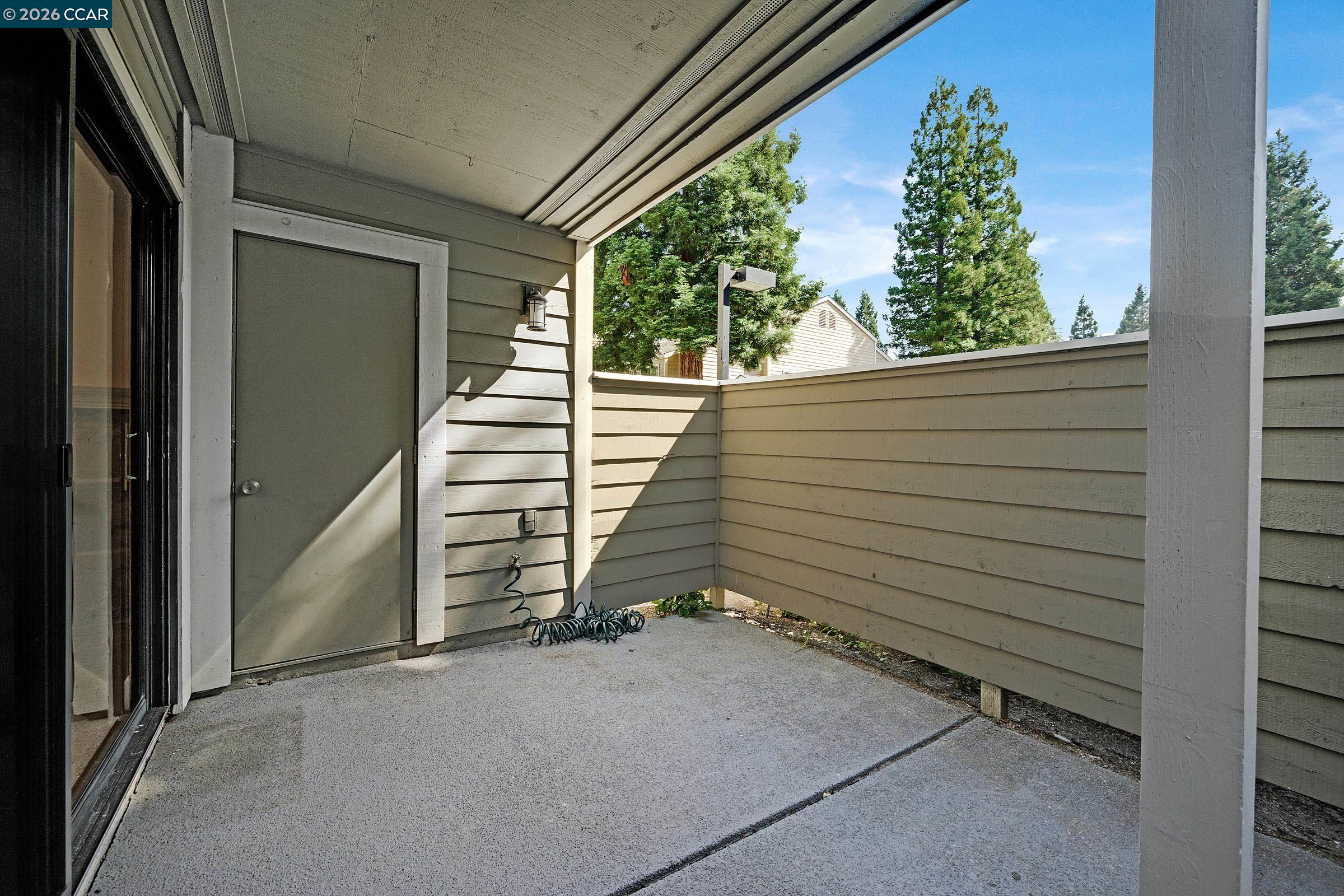 208 Eastridge Dr