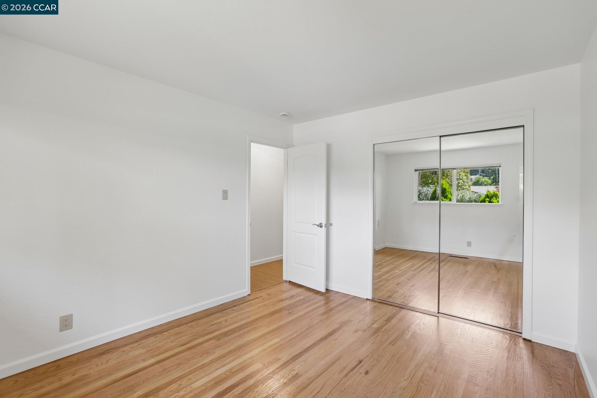 8 Bristol Ct