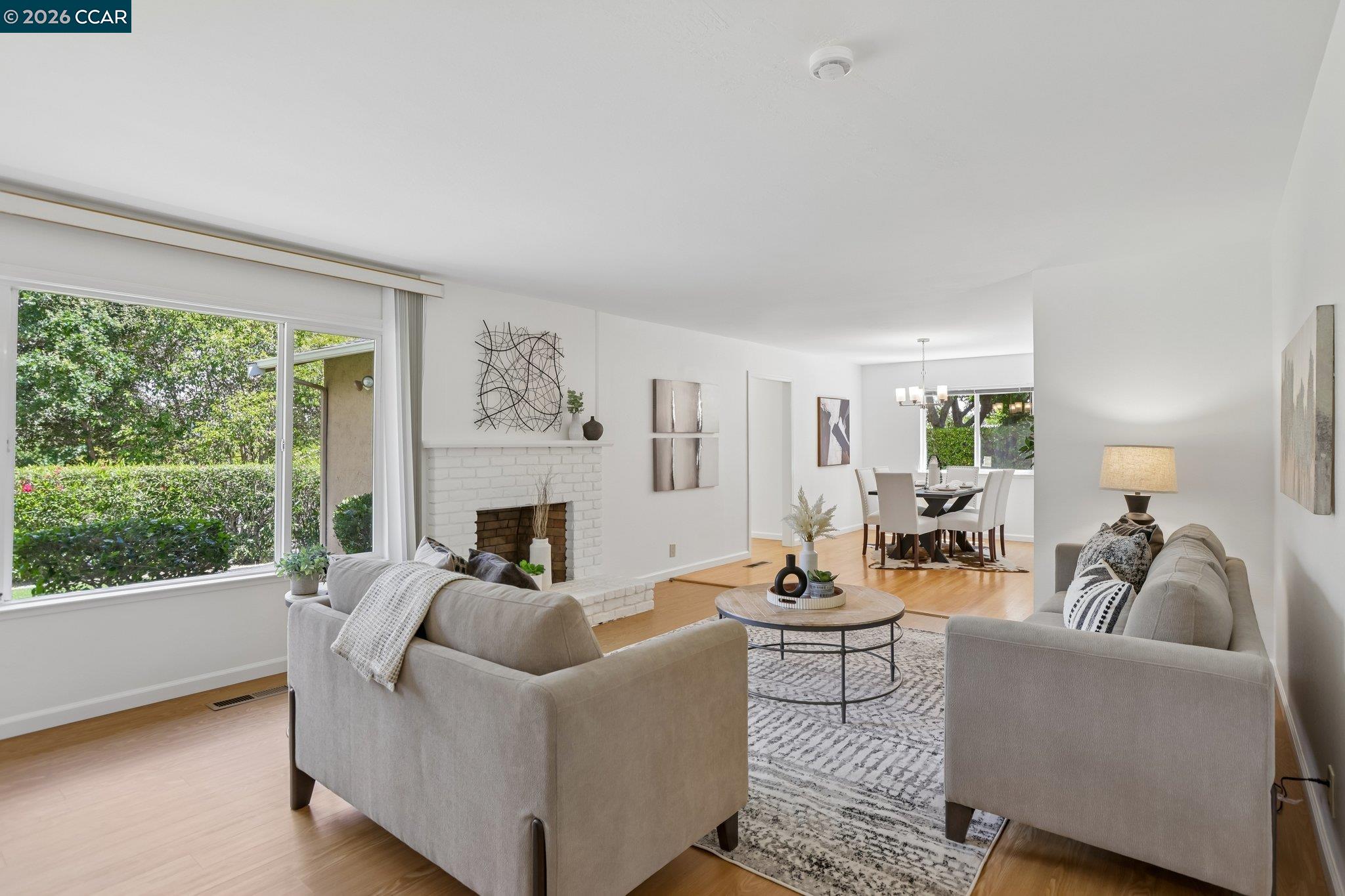 8 Bristol Ct
