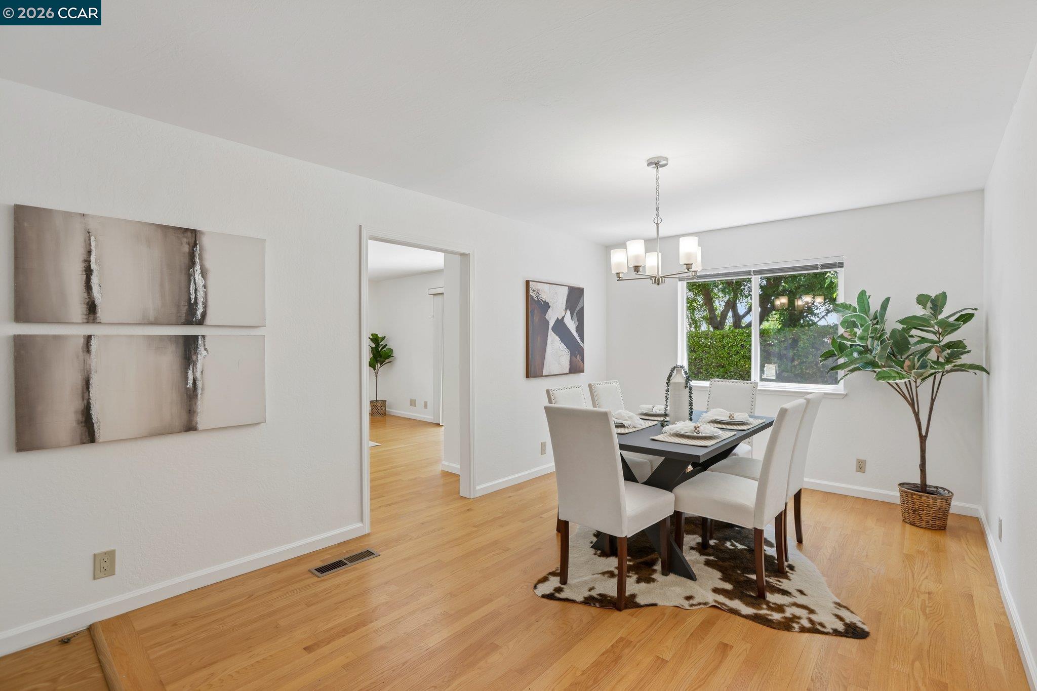 8 Bristol Ct