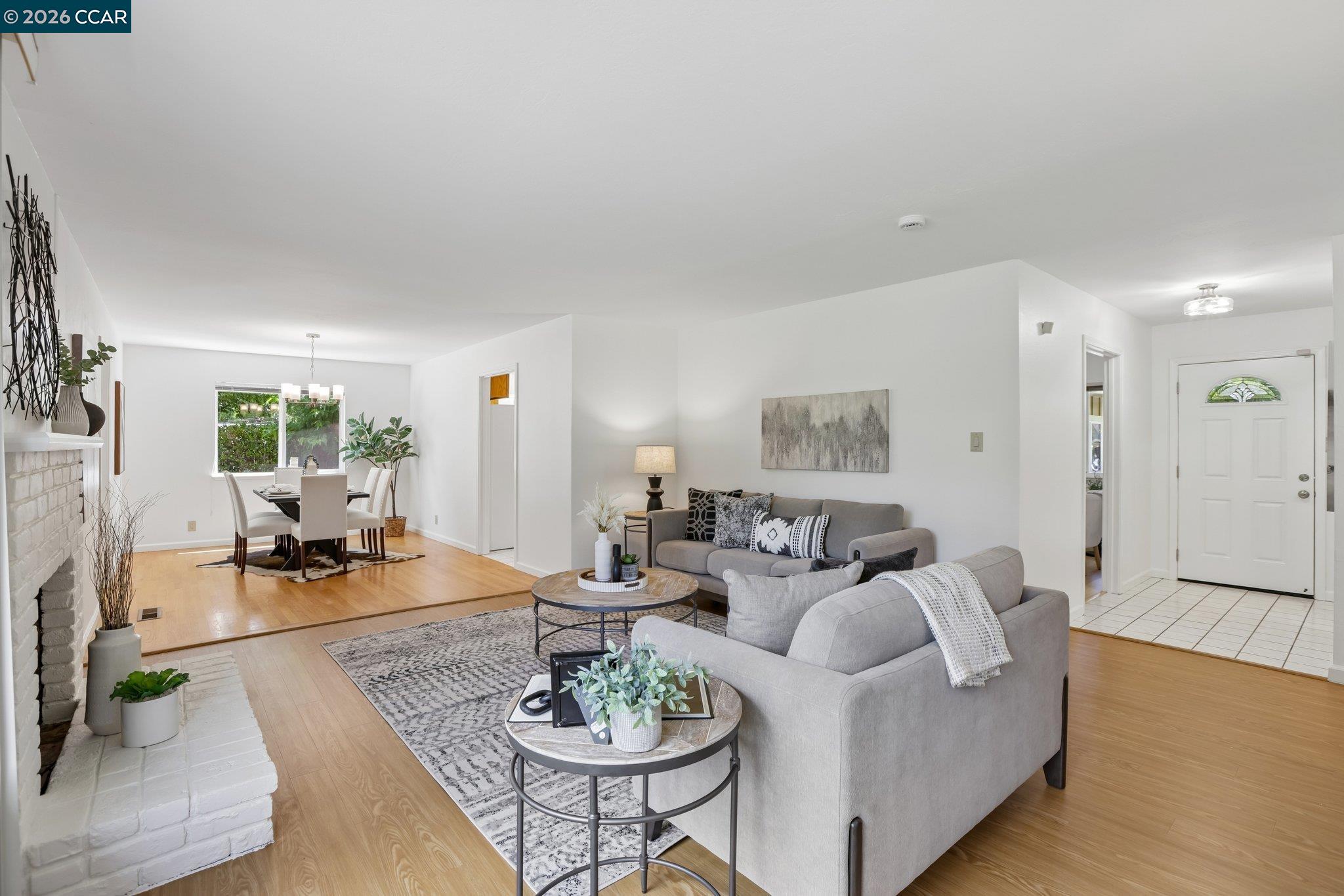 8 Bristol Ct
