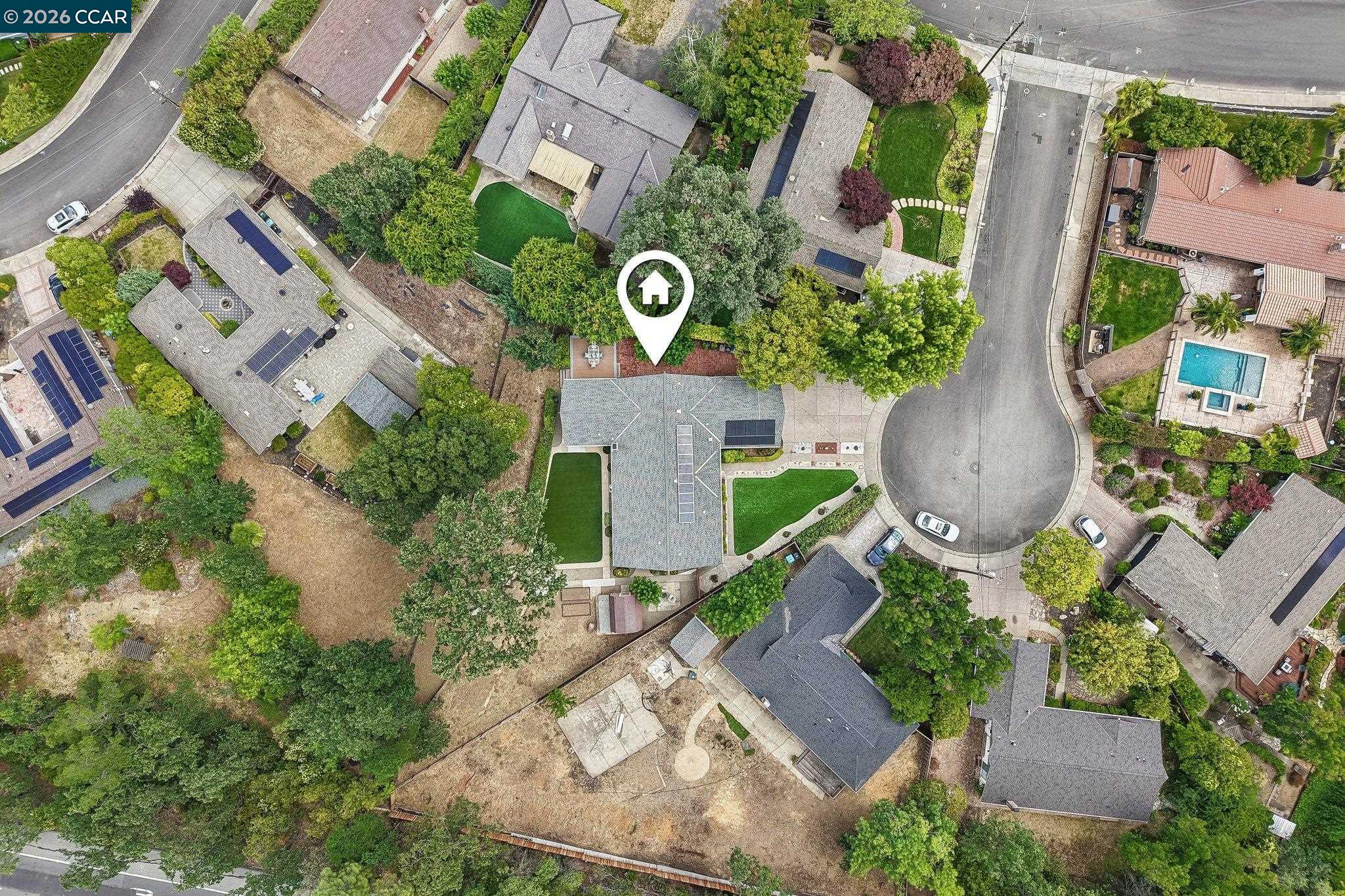 8 Bristol Ct