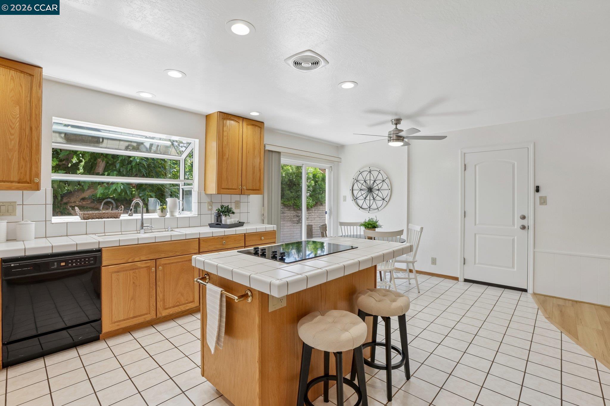 8 Bristol Ct