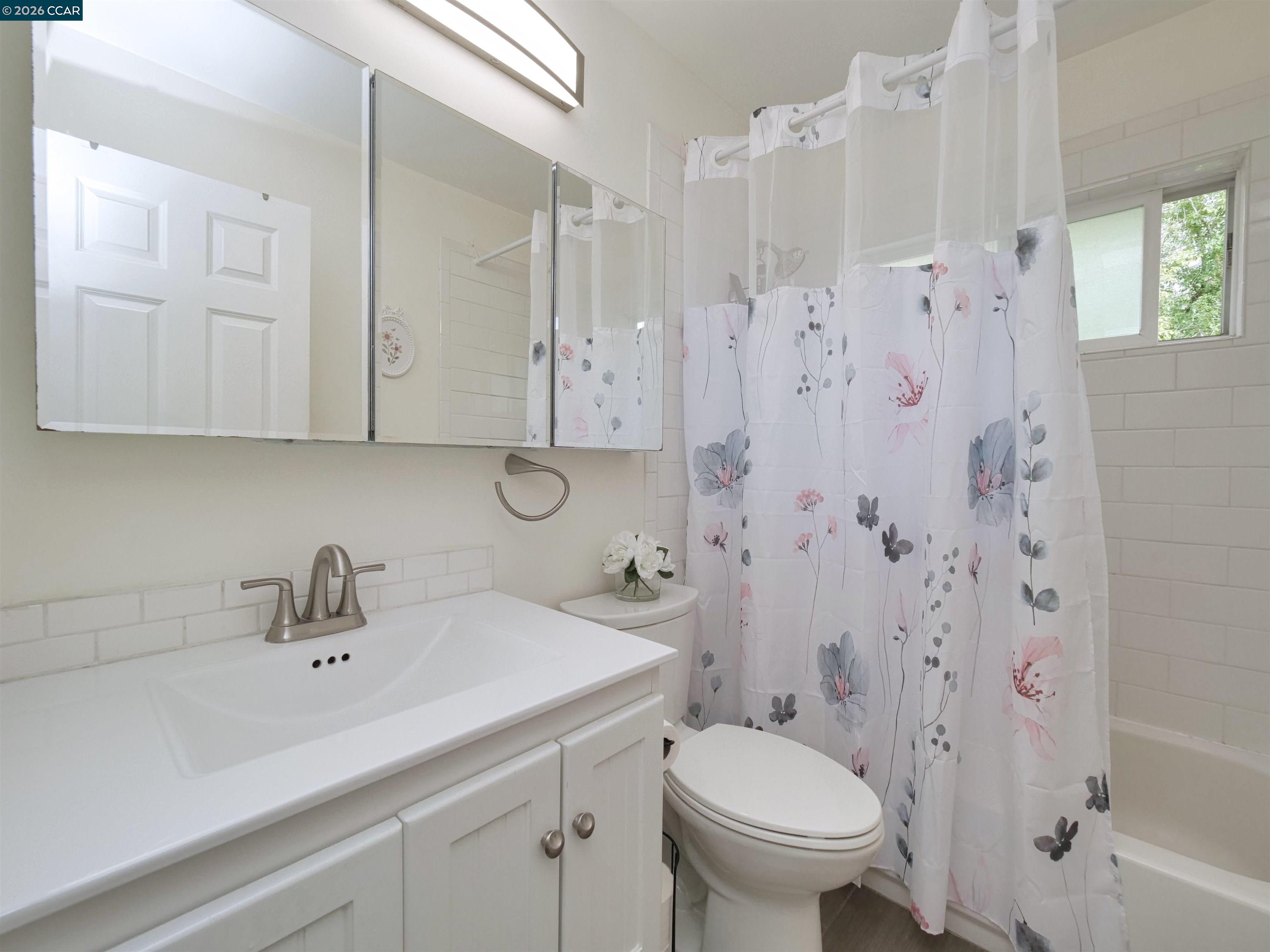 2180 Geary Rd # 20