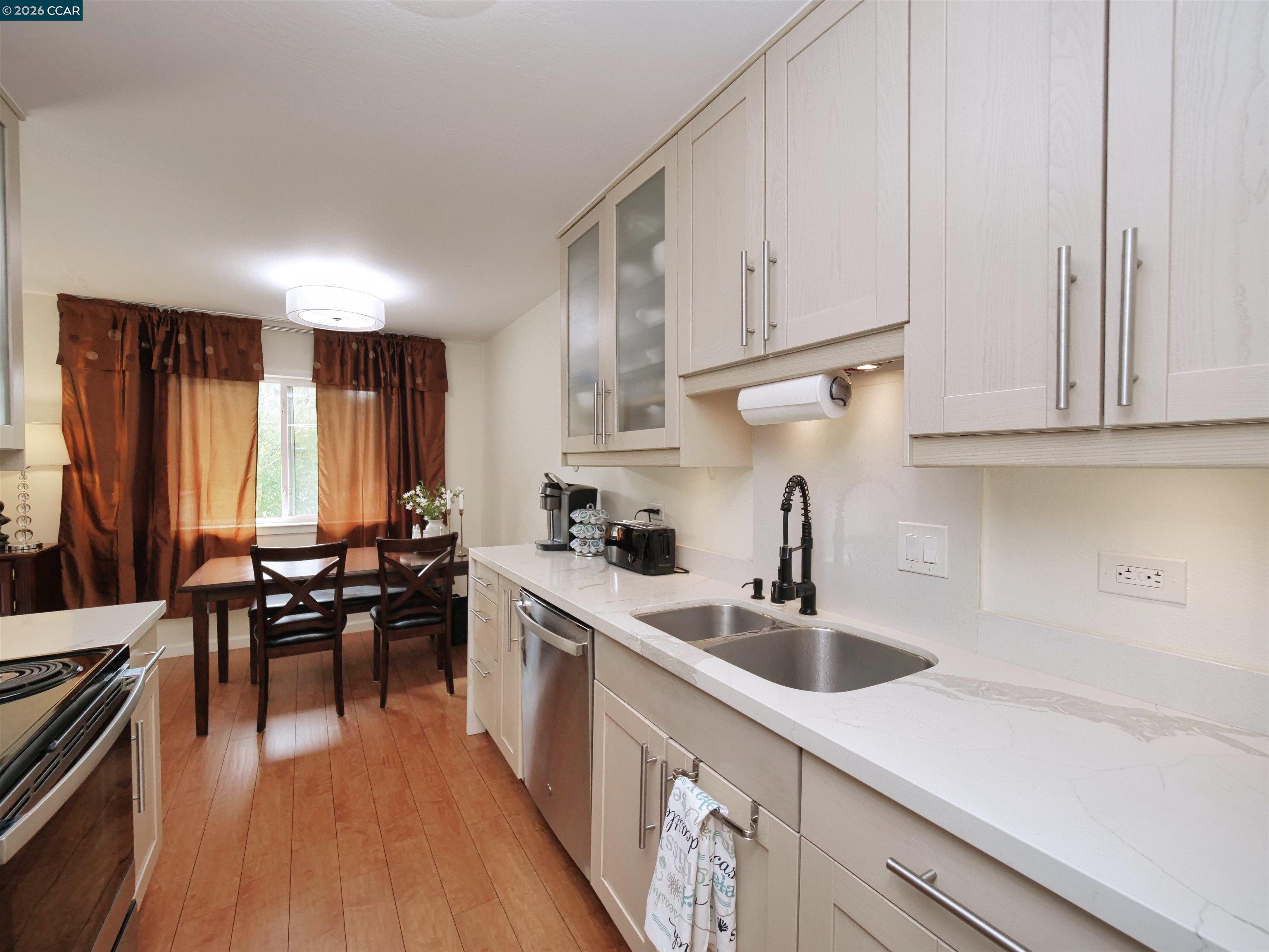 2180 Geary Rd # 20