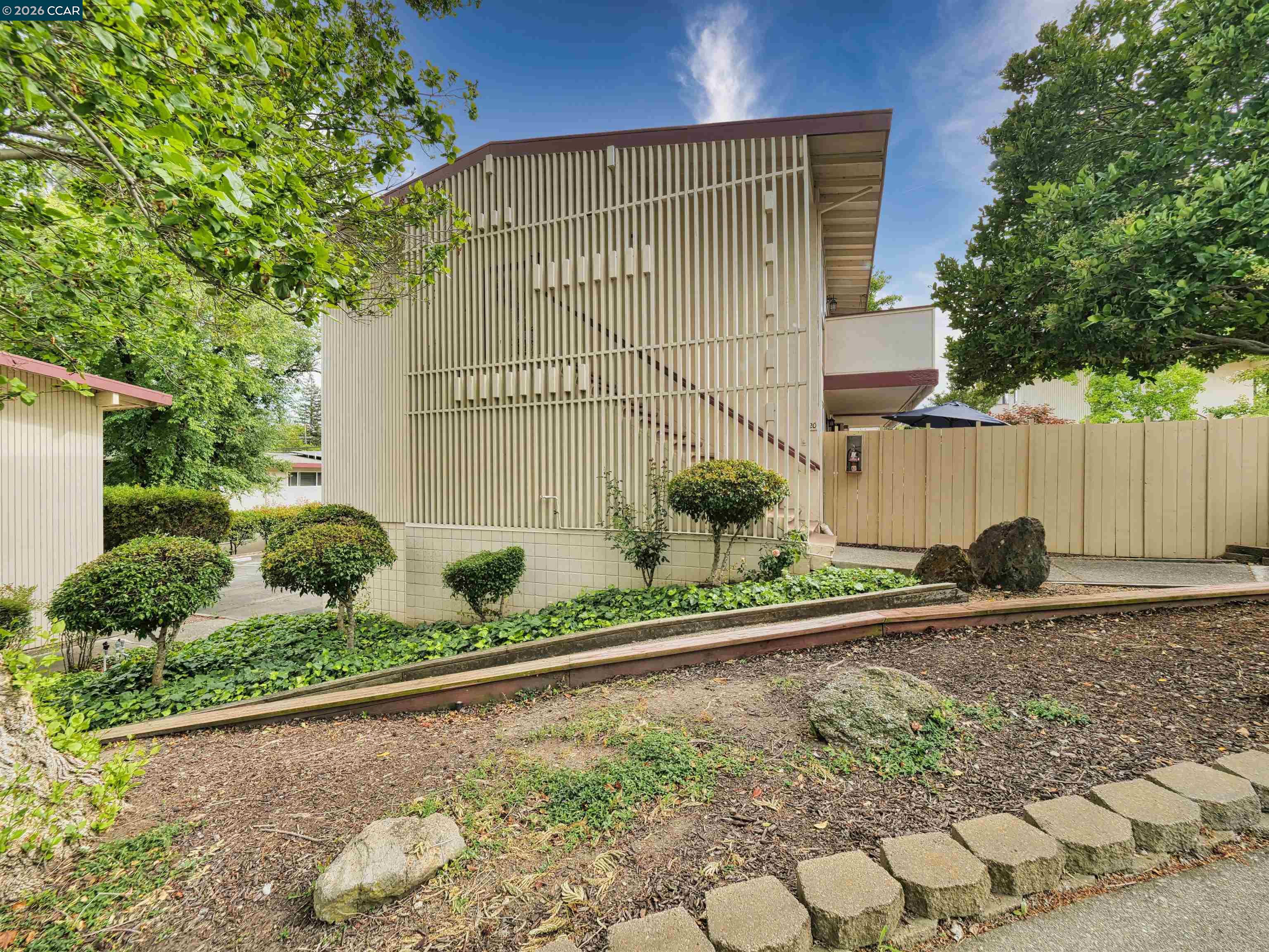 2180 Geary Rd # 20
