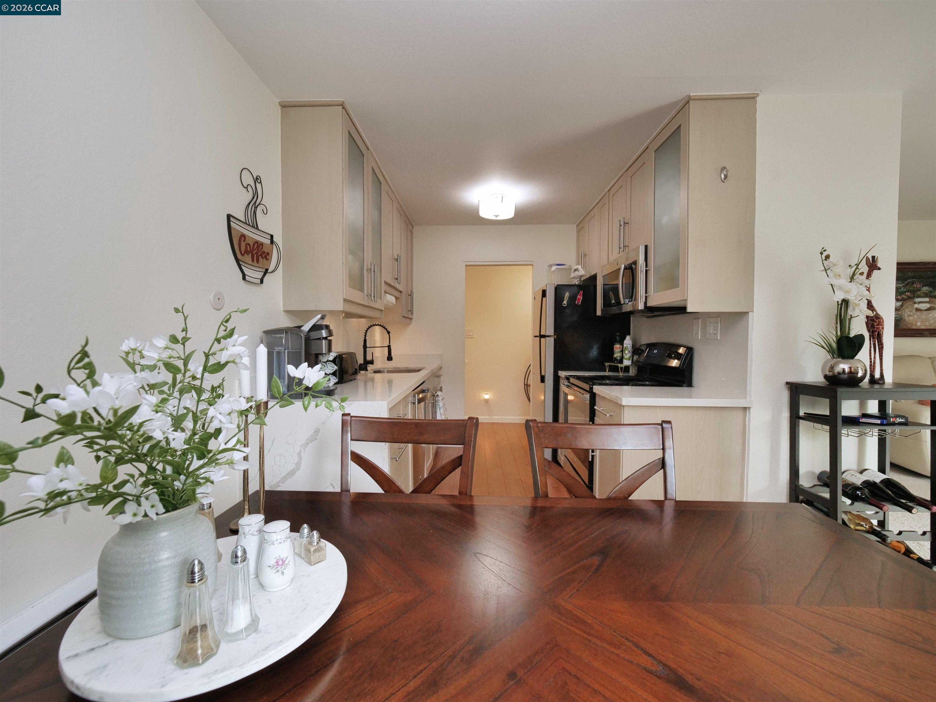 2180 Geary Rd # 20