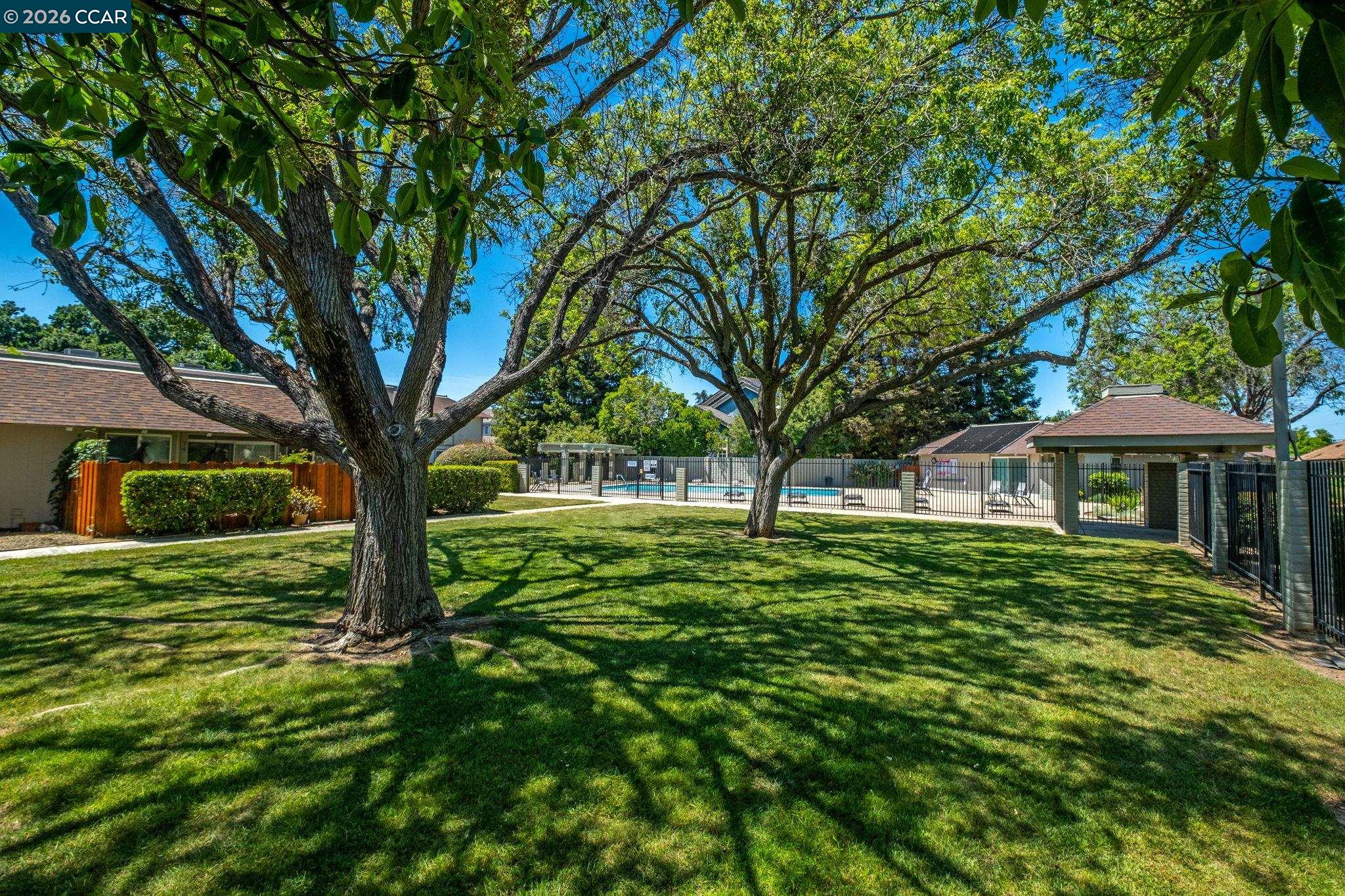 825 Oak Grove Rd # 16