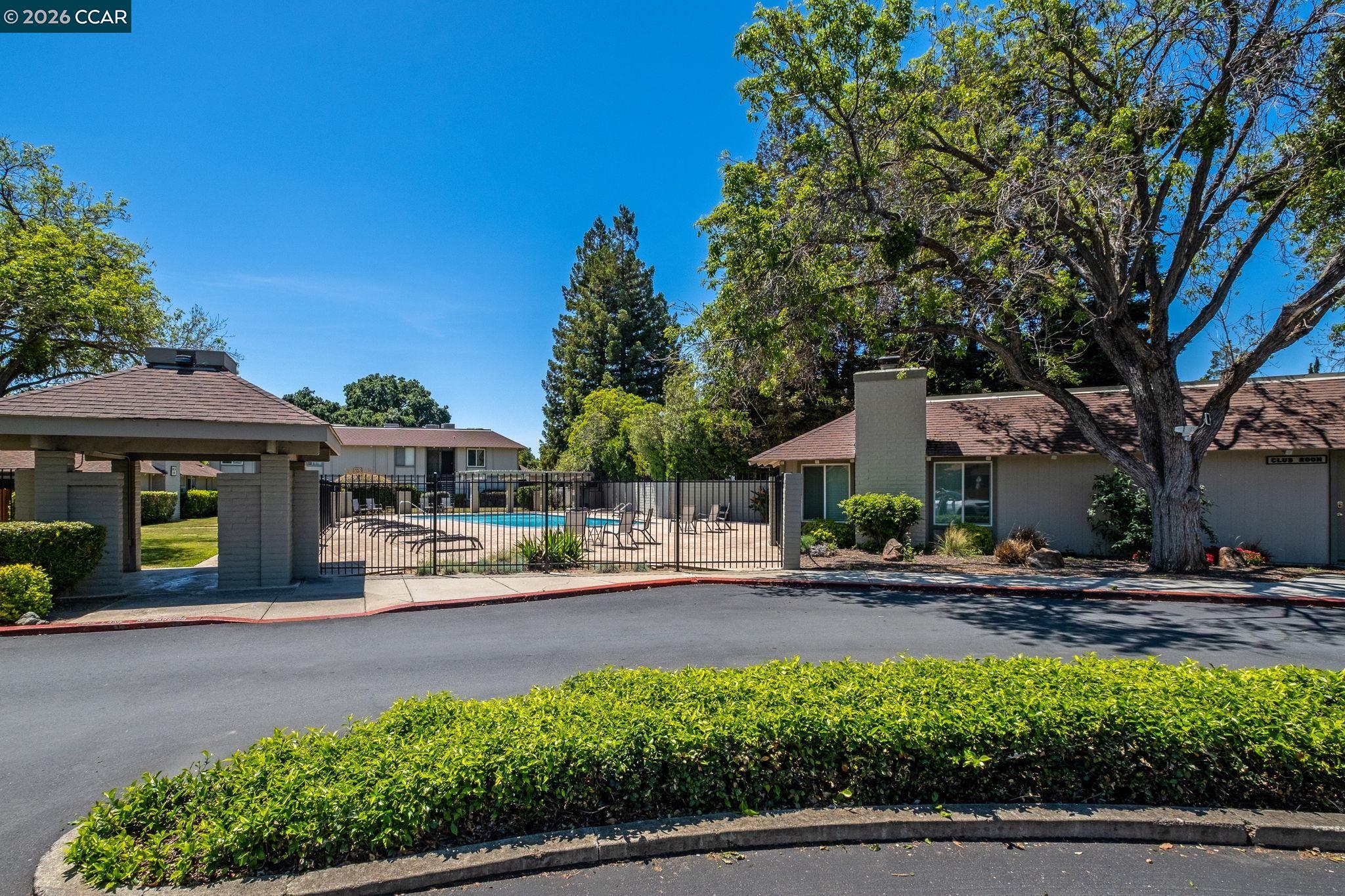 825 Oak Grove Rd # 16