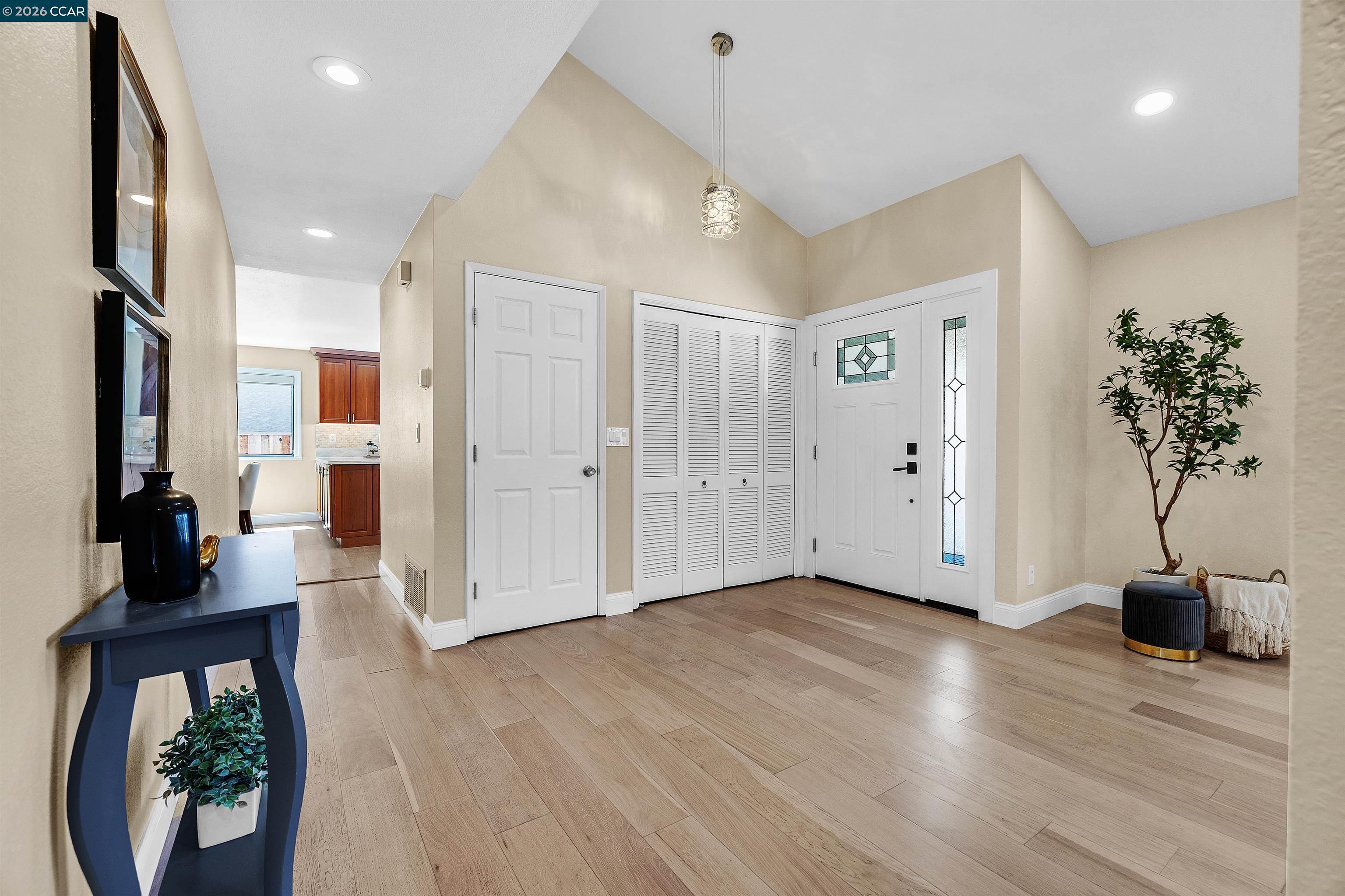 864 Kizer St