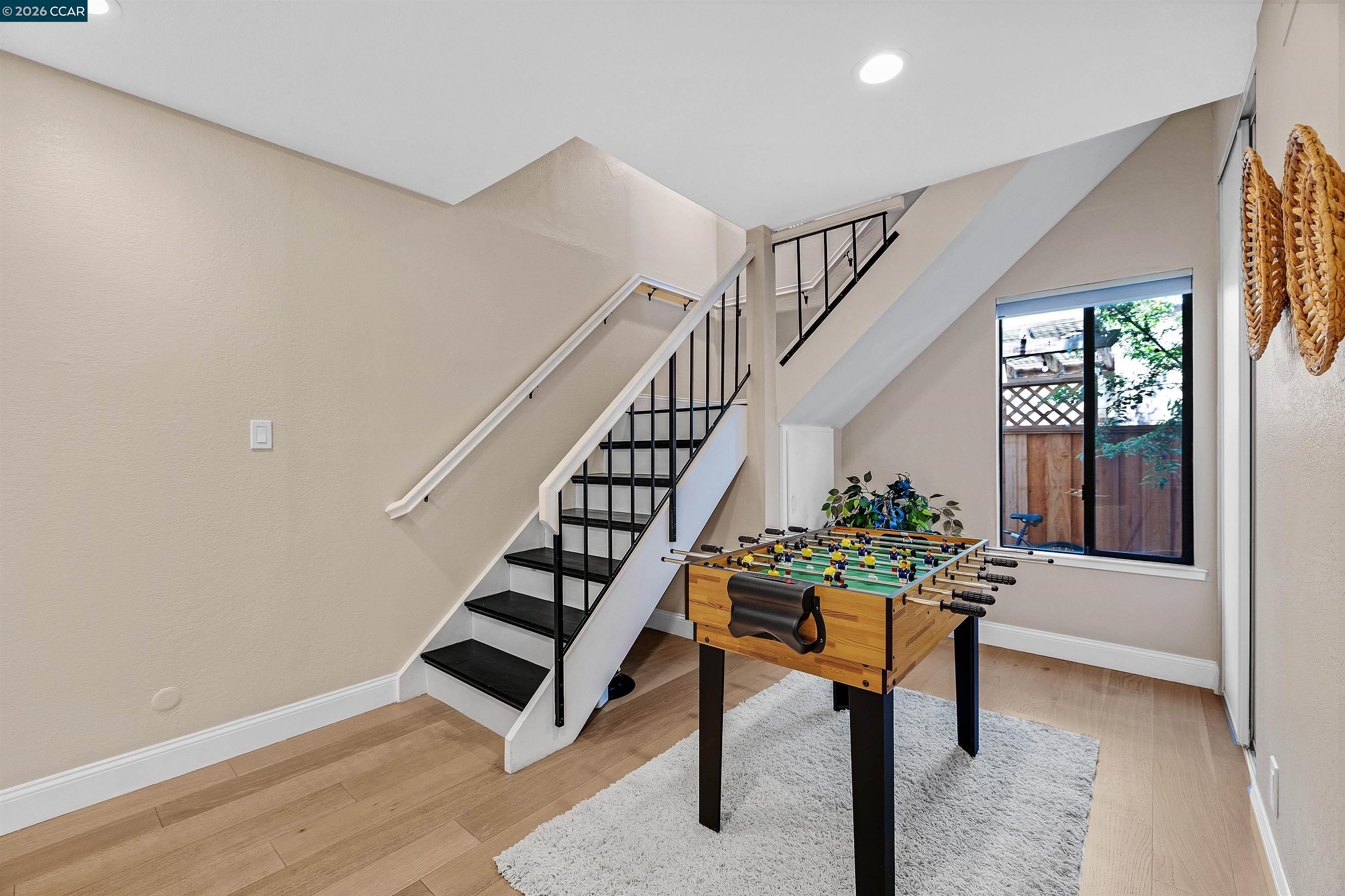 864 Kizer St
