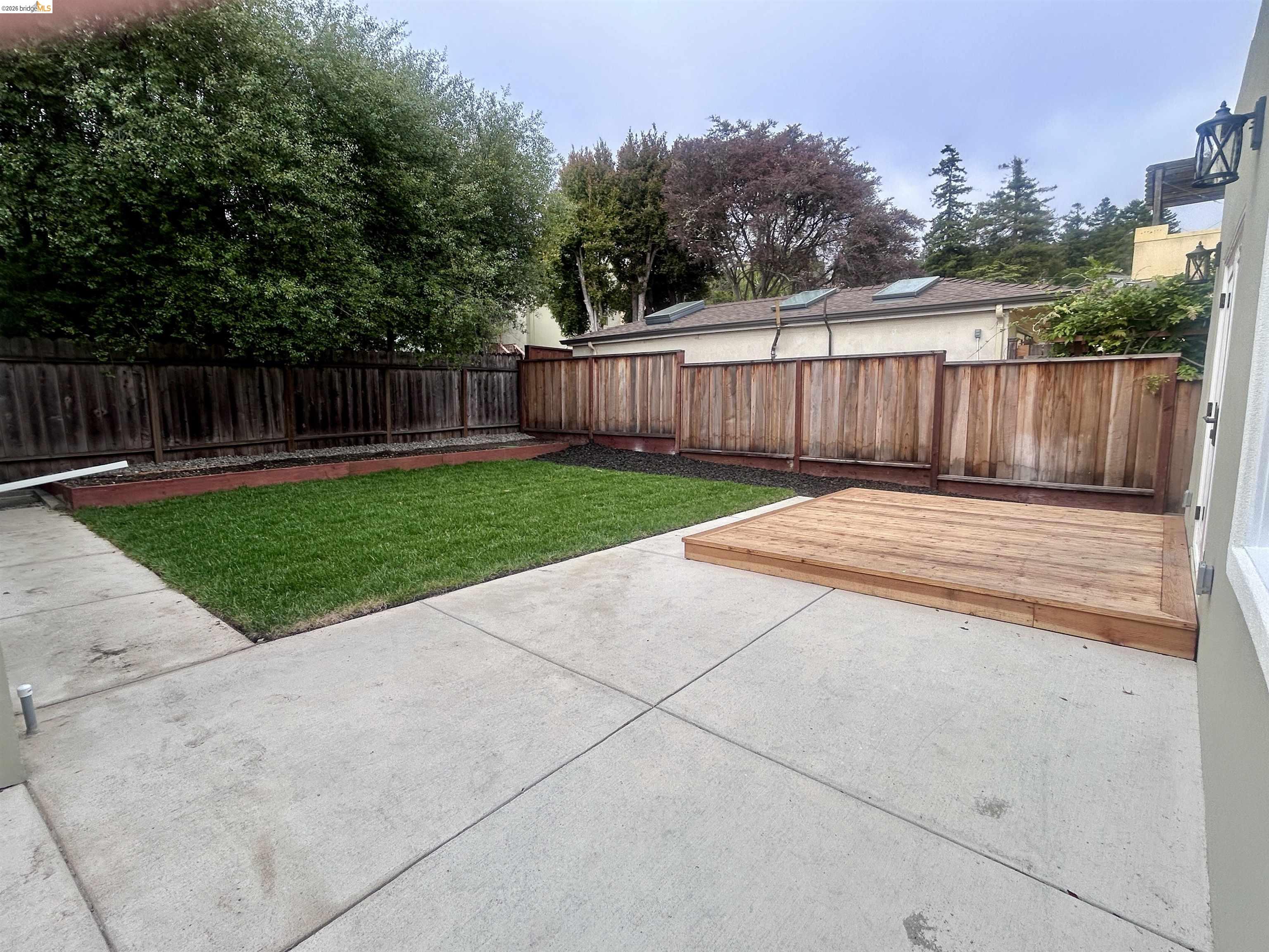 1643 Oak View Ave
