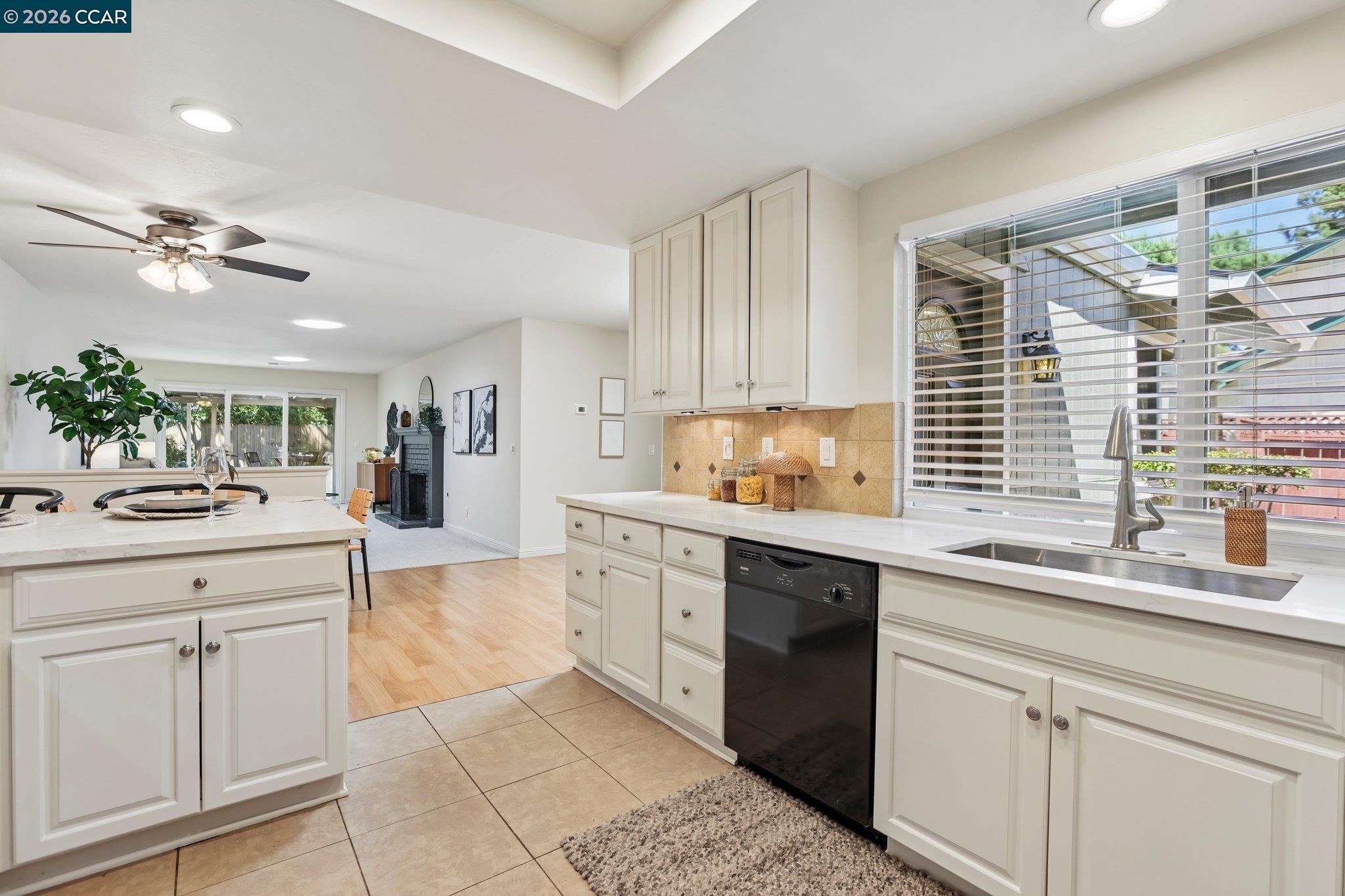 309 La Paz Ct
