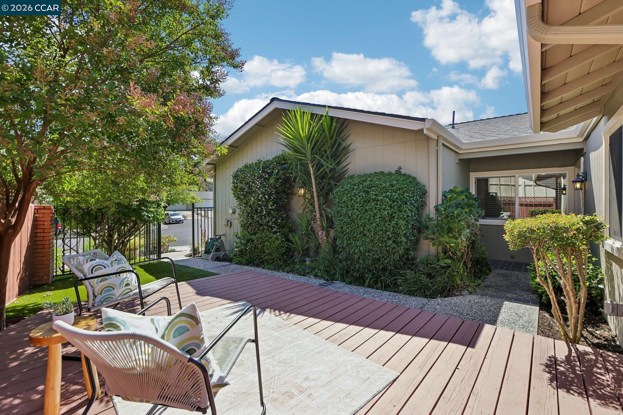 309 La Paz Ct