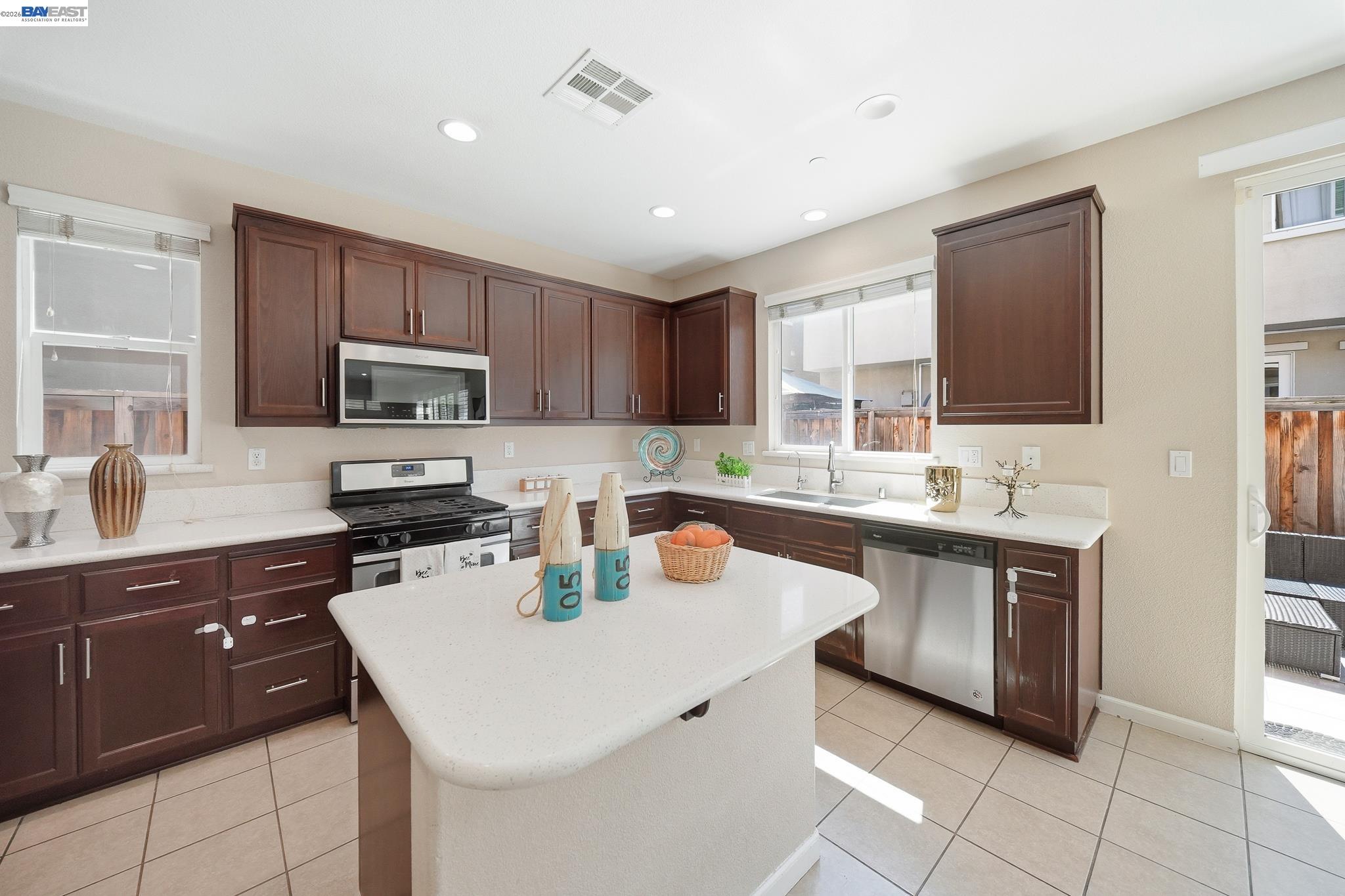2631 Clarita Dr