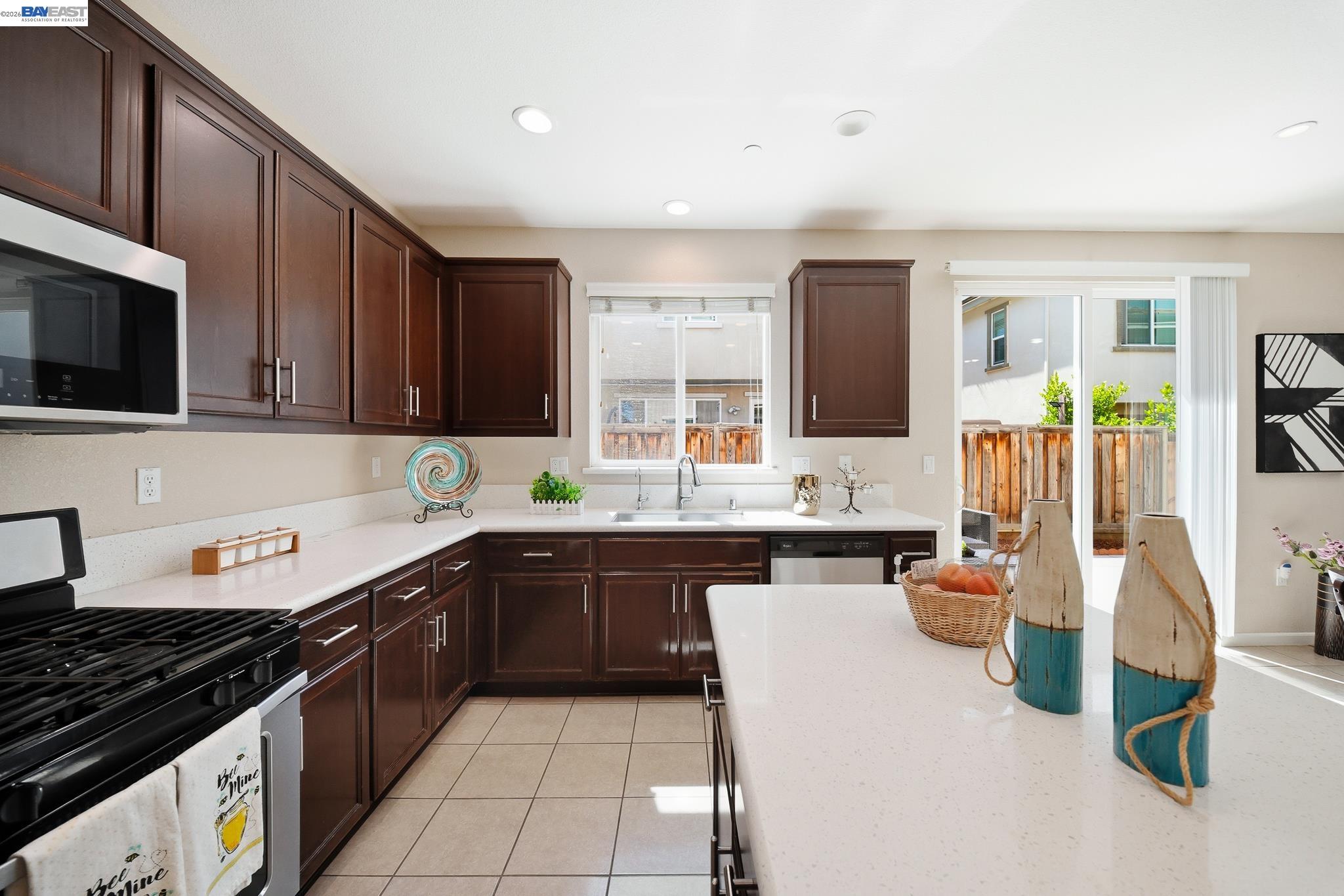 2631 Clarita Dr