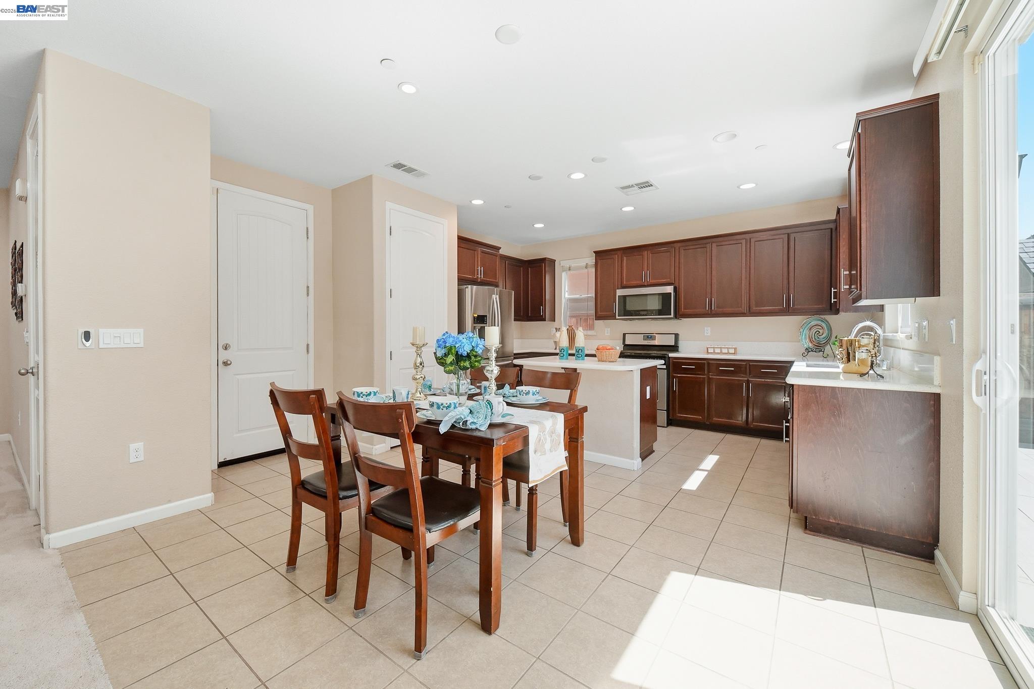 2631 Clarita Dr