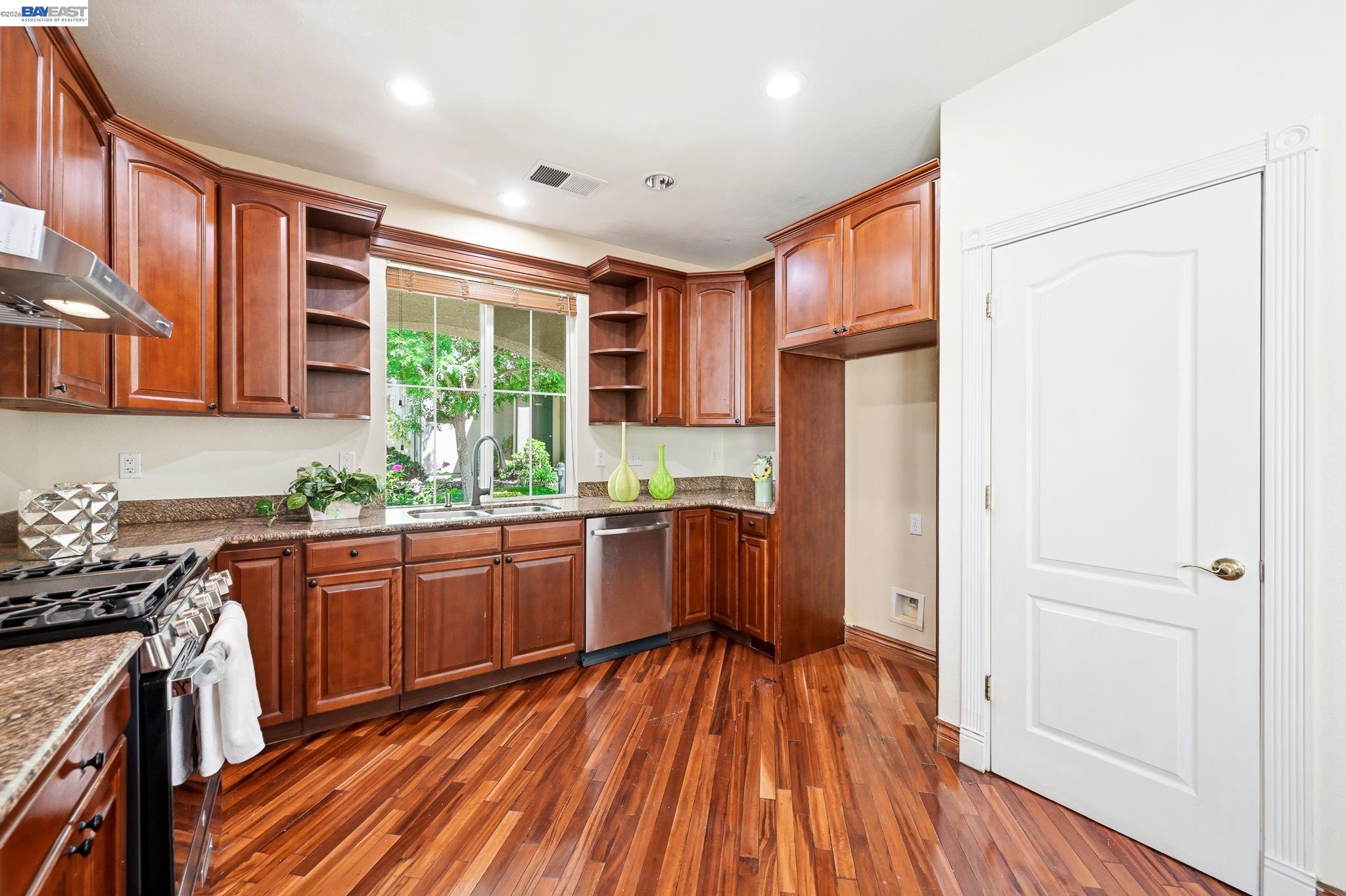 107 Olmsted Ct