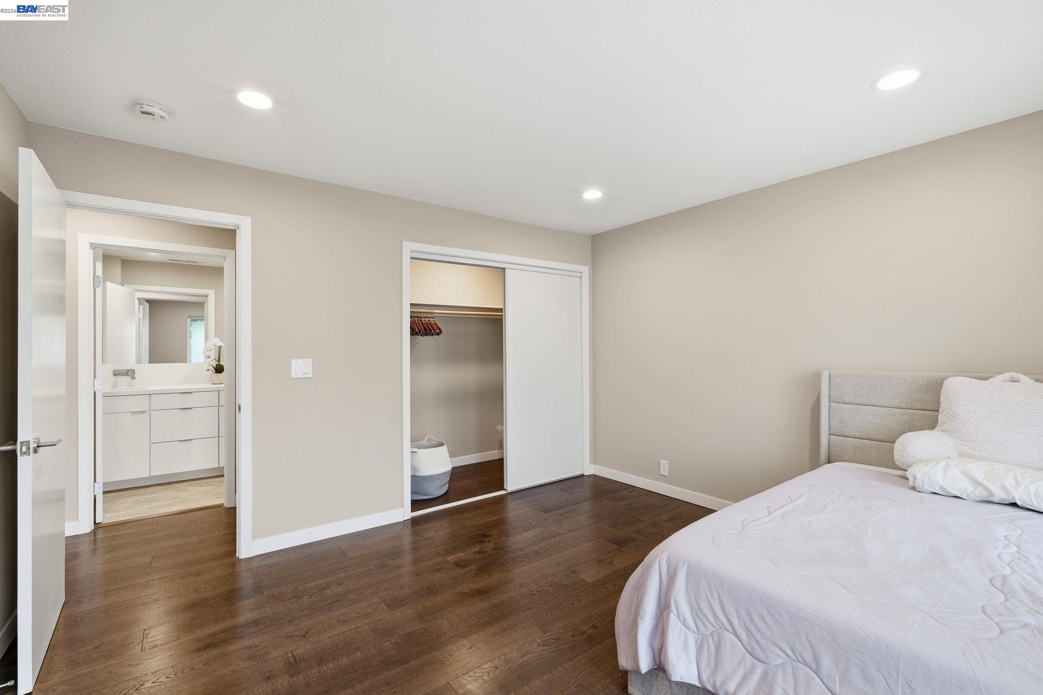25 Portsmouth Ct