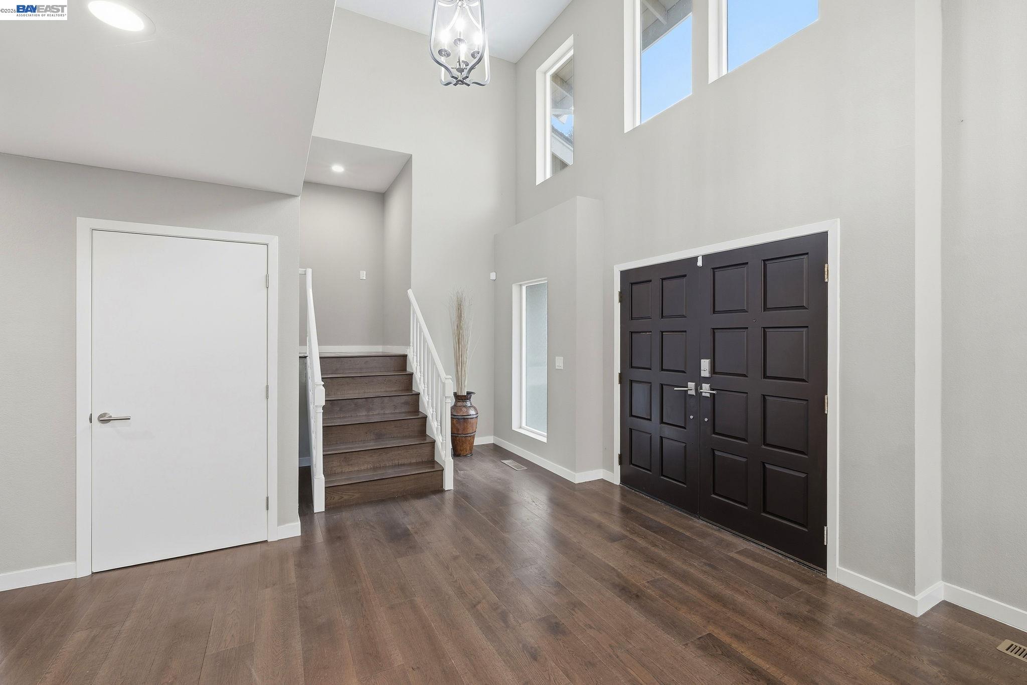 25 Portsmouth Ct