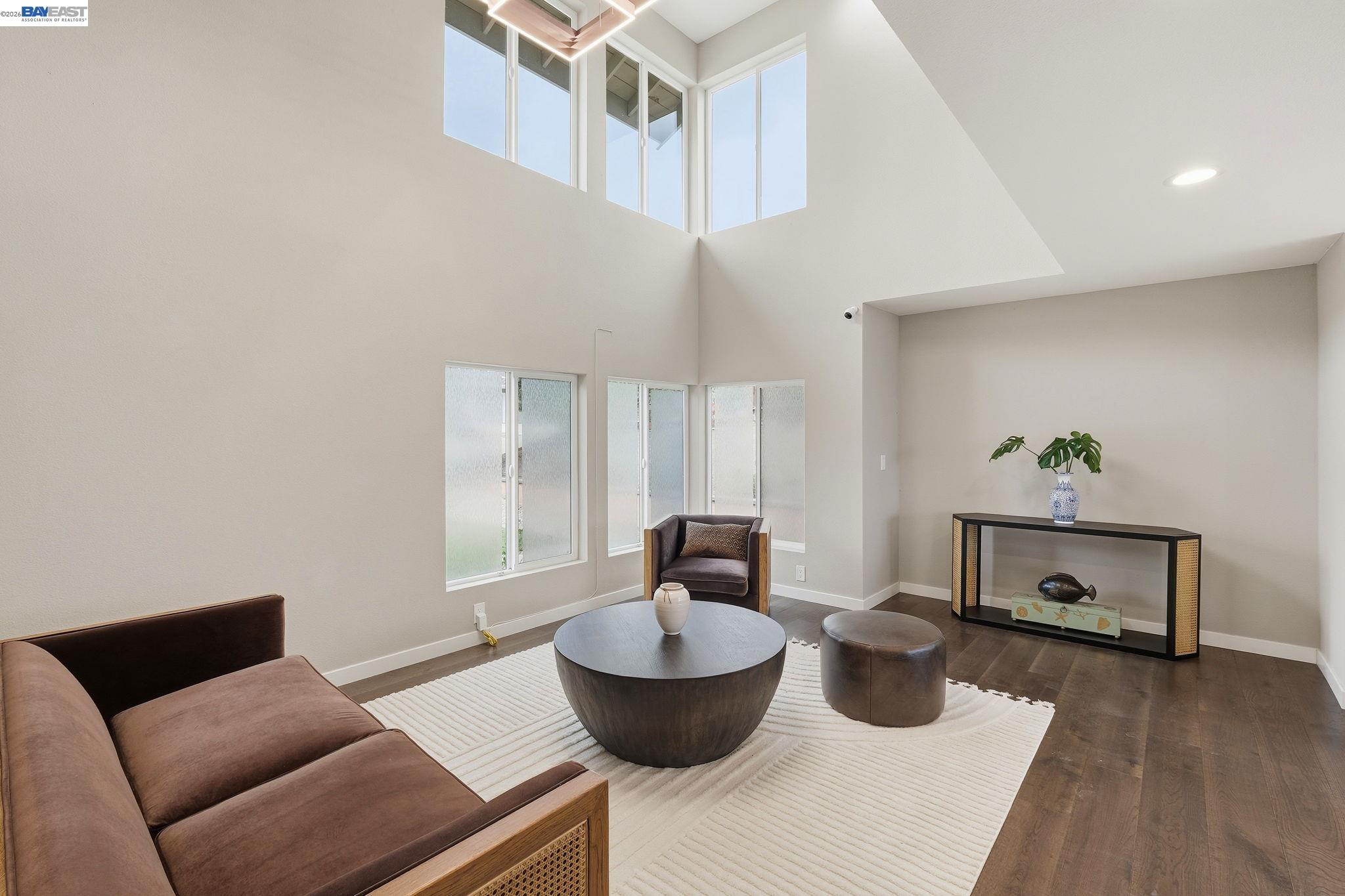 25 Portsmouth Ct