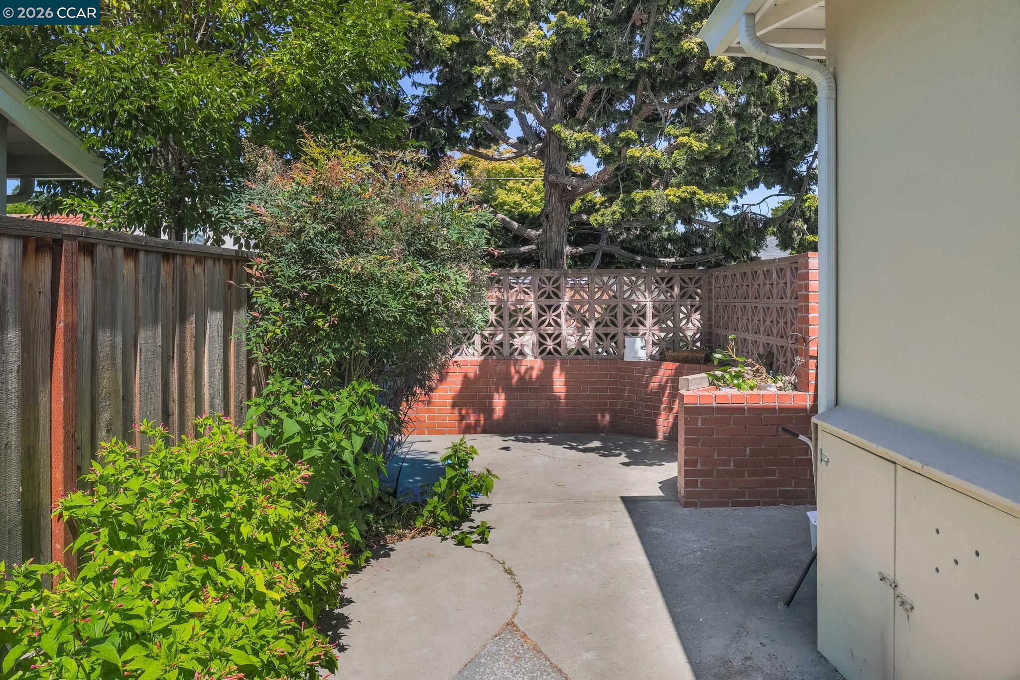 1051 San Rafael